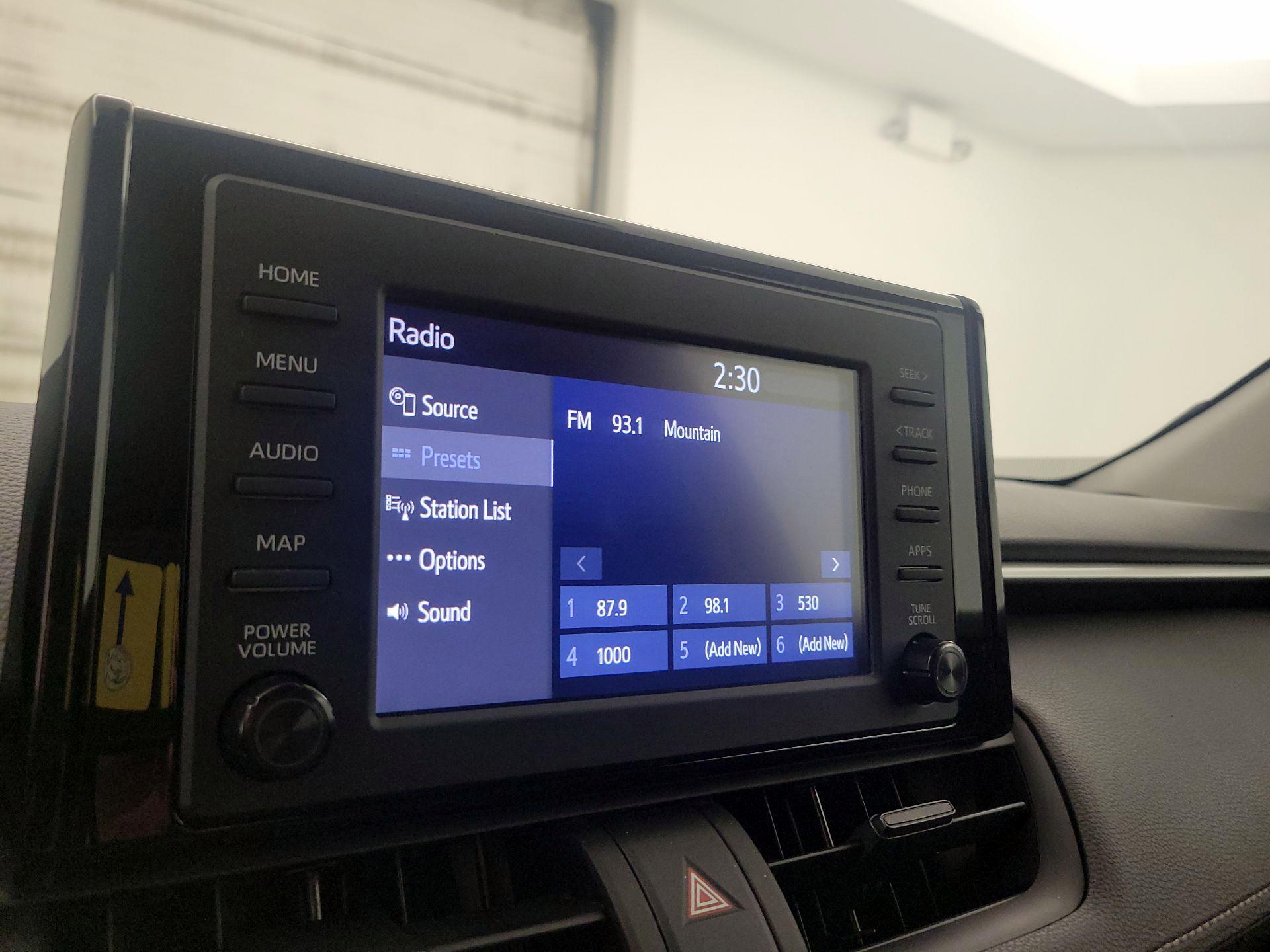 Thumbnail: 2022 Toyota RAV4 - 15