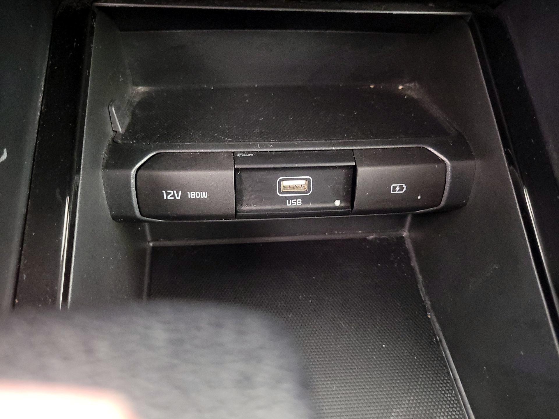 Thumbnail: 2022 Kia Telluride - 18