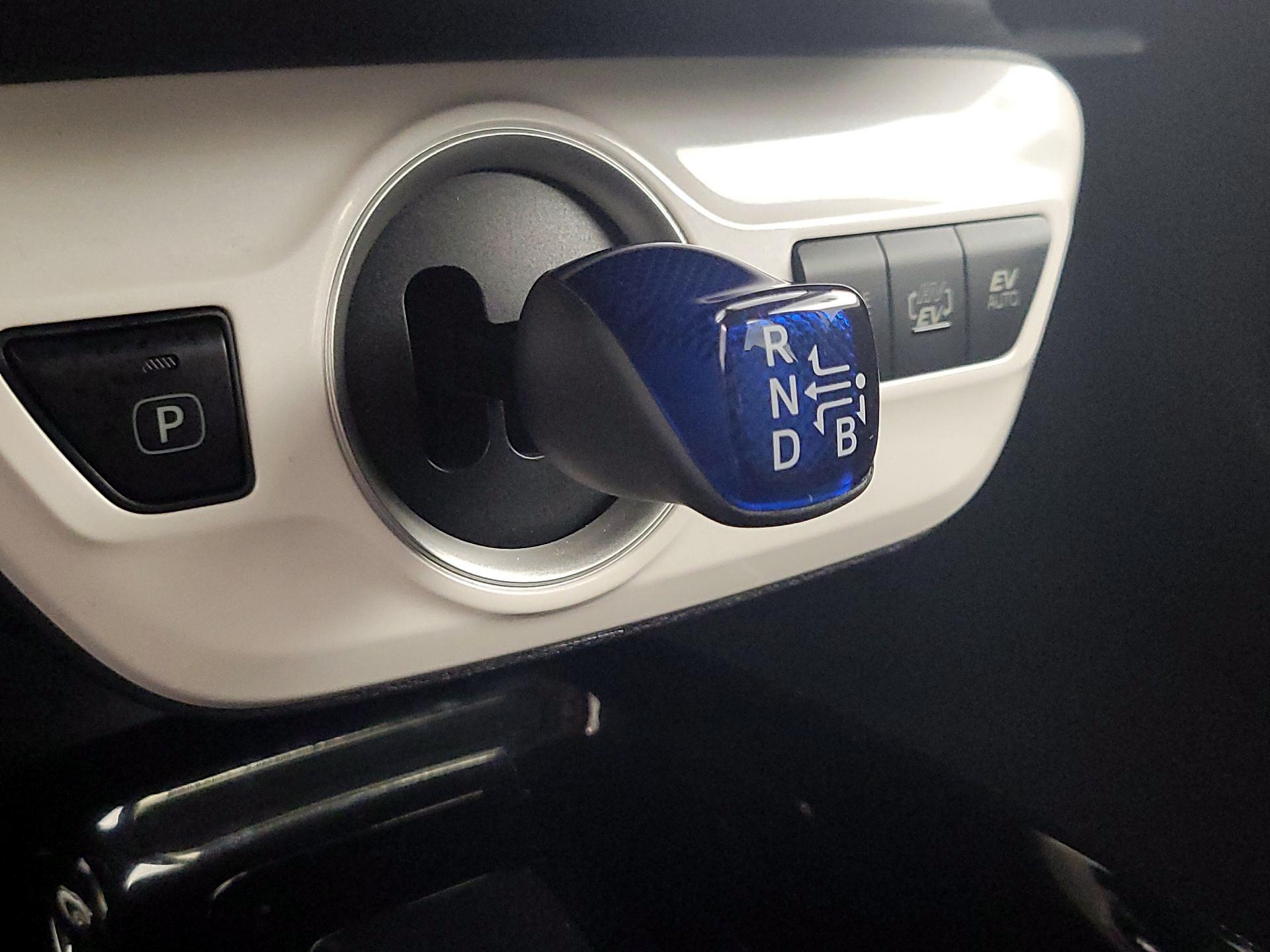 Thumbnail: 2017 Toyota Prius Prime - 18