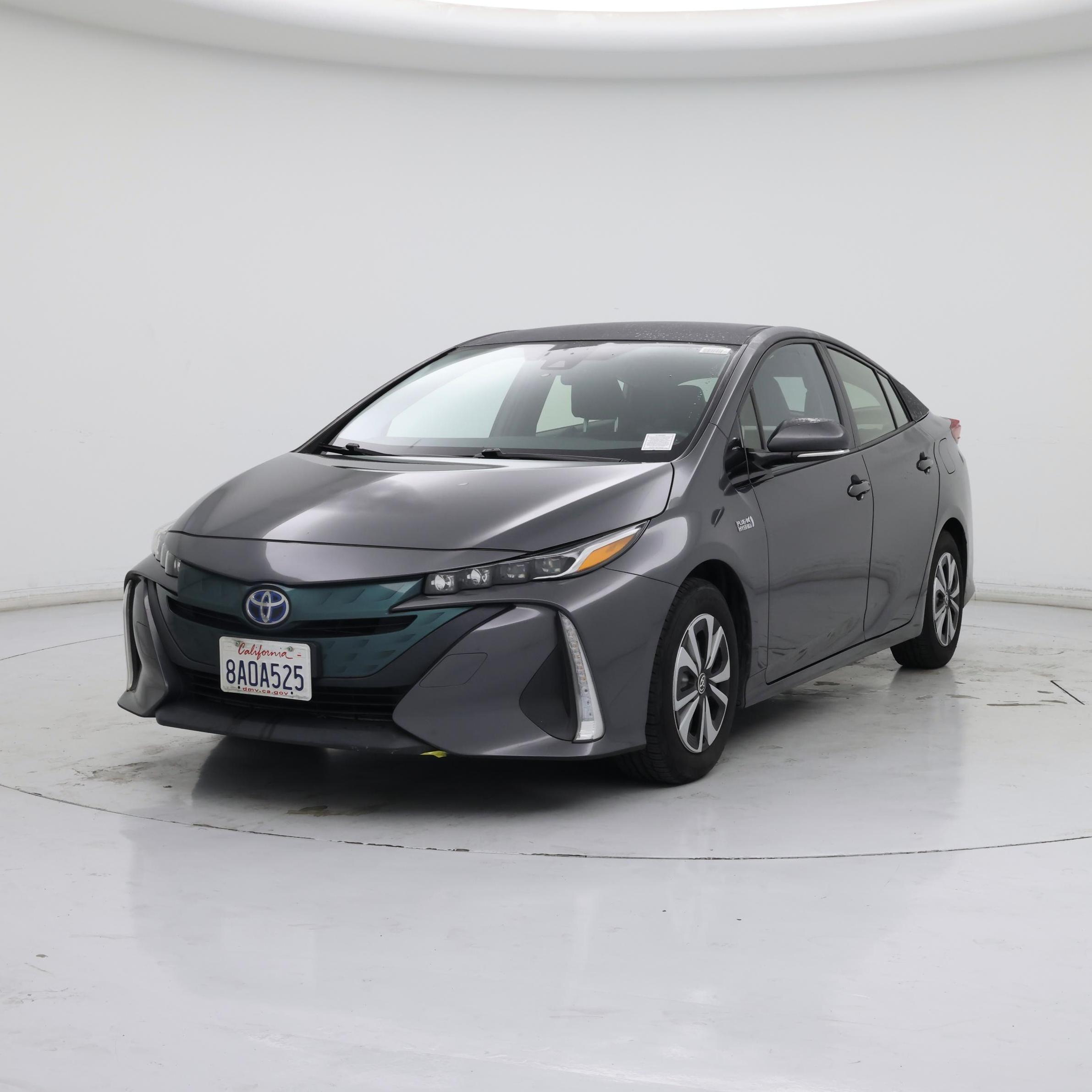 Thumbnail: 2017 Toyota Prius Prime - 4