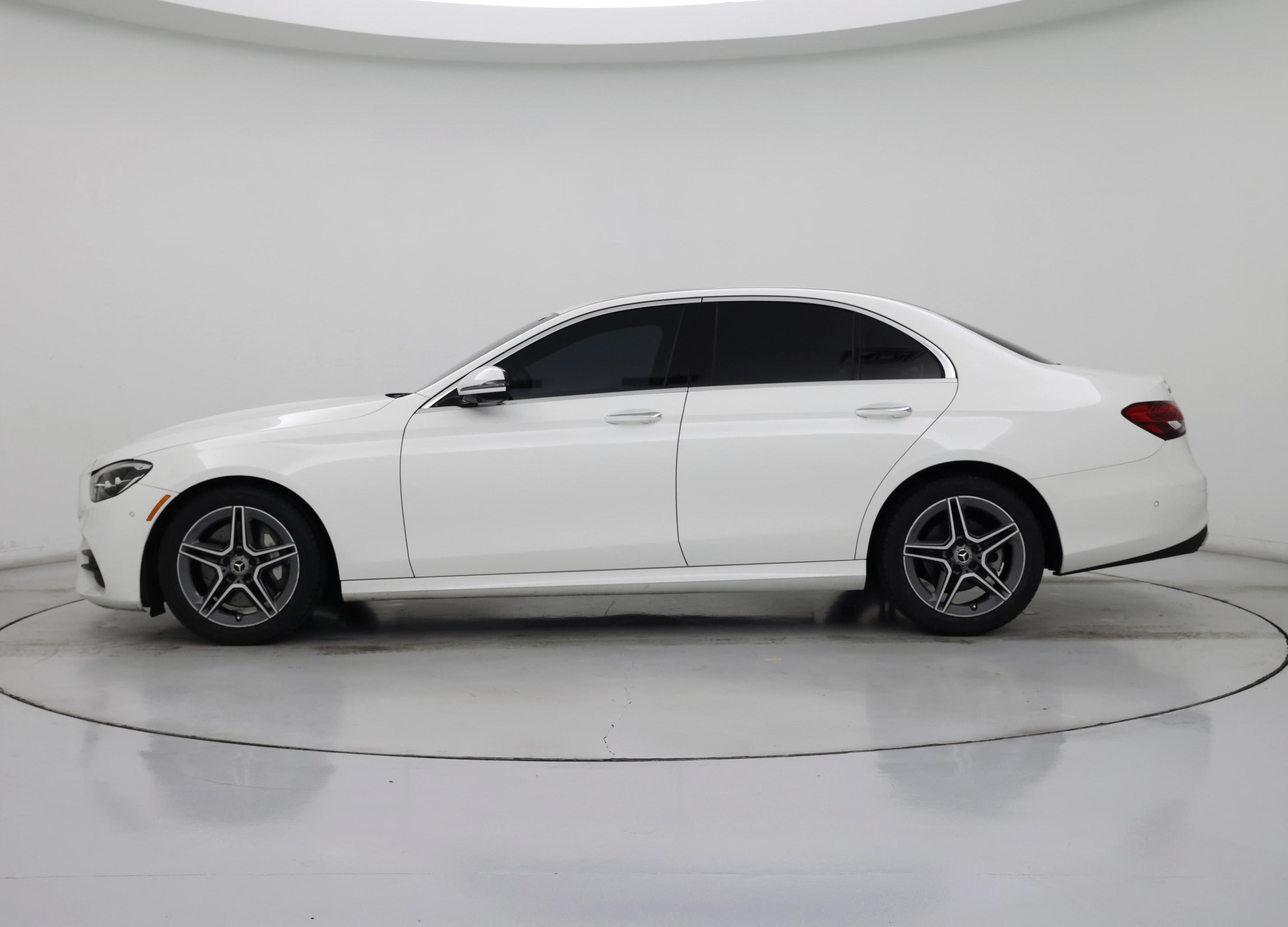 Thumbnail: 2021 Mercedes-Benz E-Class - 3