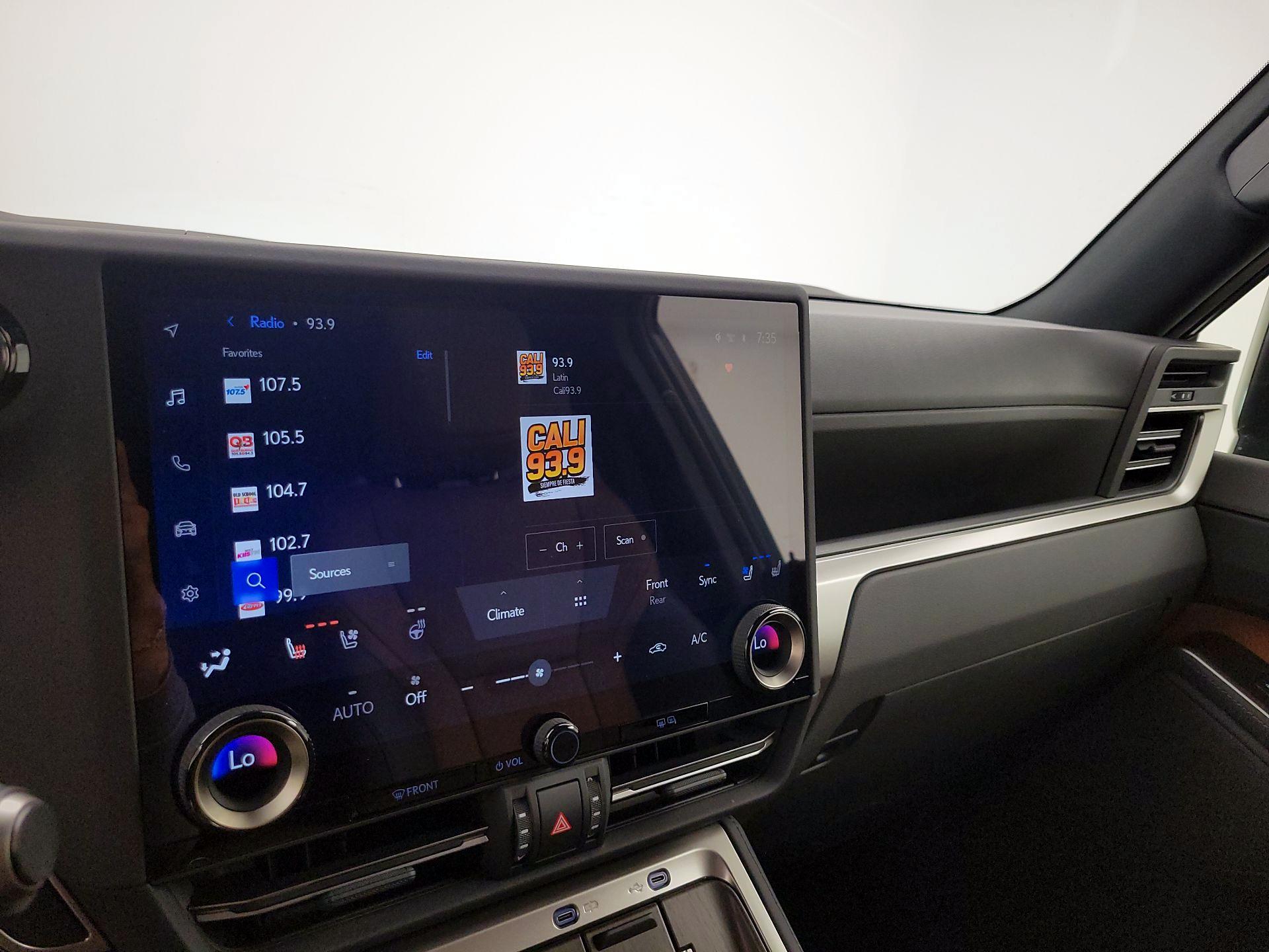 Thumbnail: 2025 Lexus GX - 15