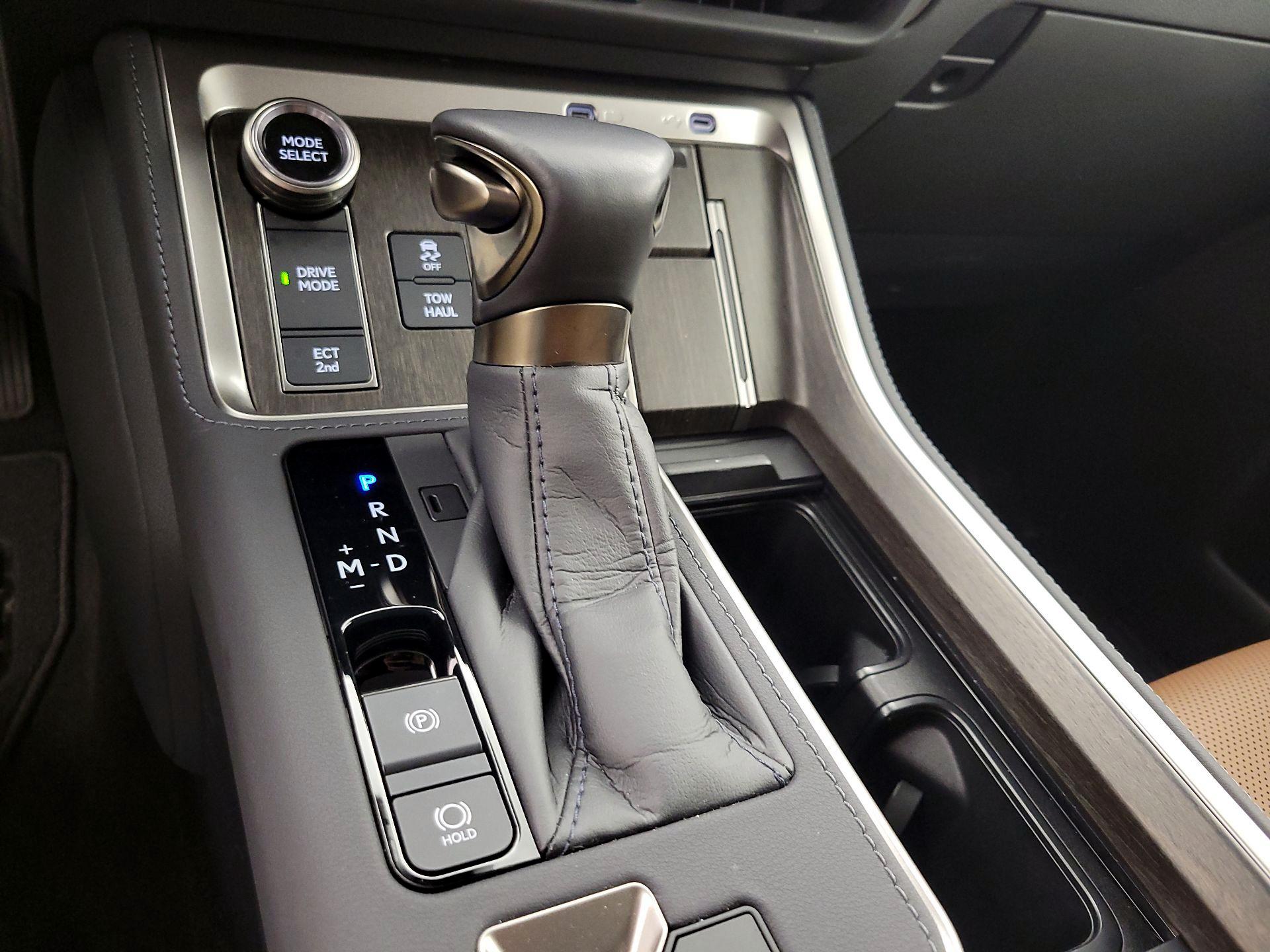 Thumbnail: 2025 Lexus GX - 17