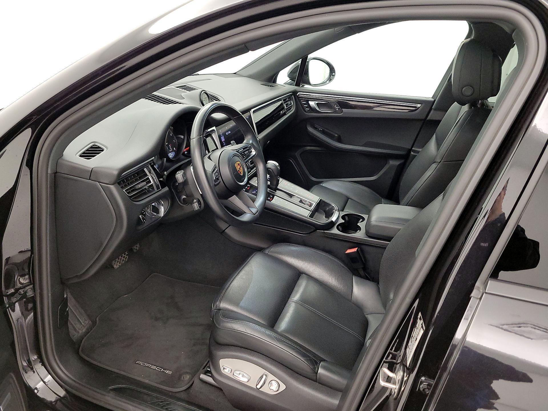 Thumbnail: 2022 Porsche Macan - 11