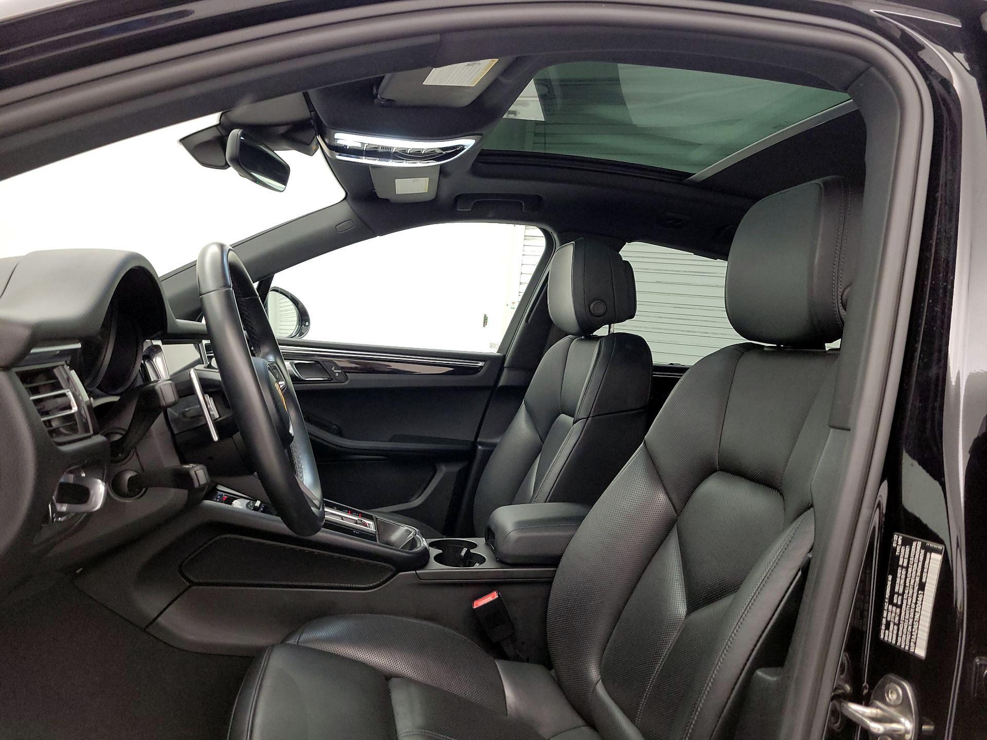 Thumbnail: 2022 Porsche Macan - 19