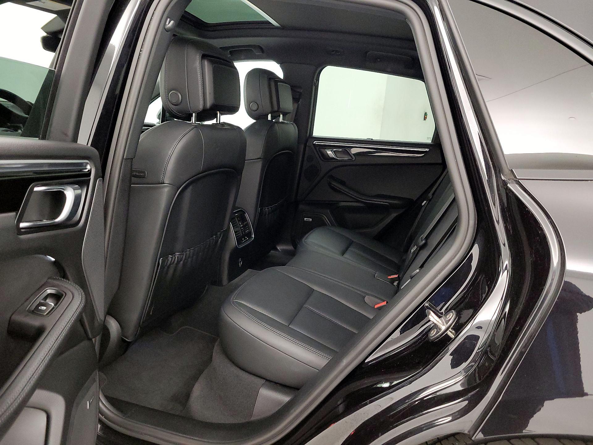 Thumbnail: 2022 Porsche Macan - 20