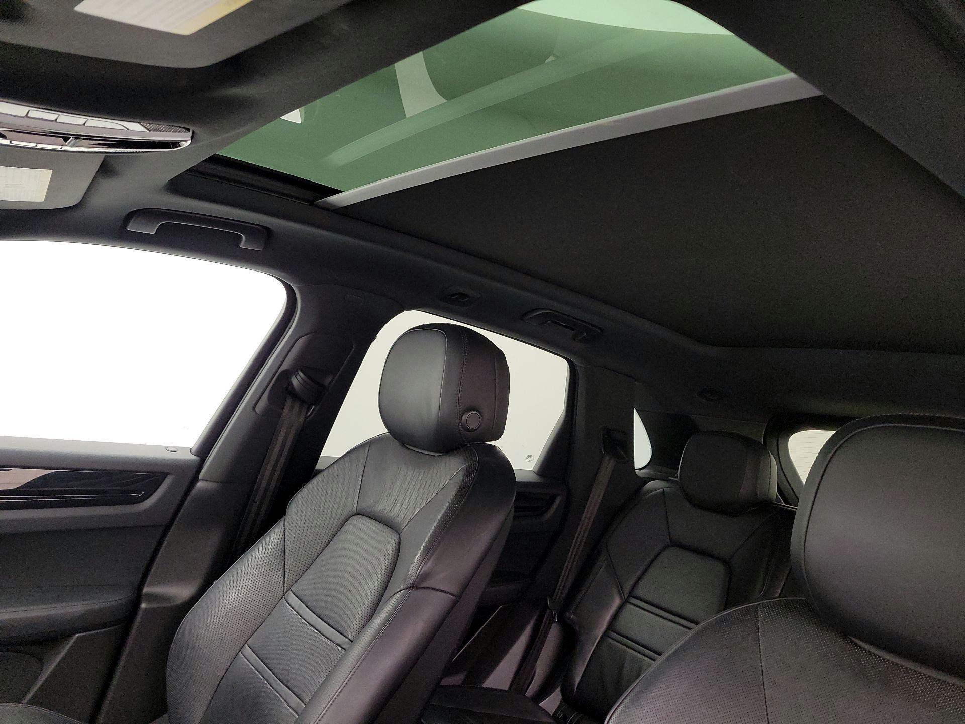 Thumbnail: 2022 Porsche Cayenne - 20