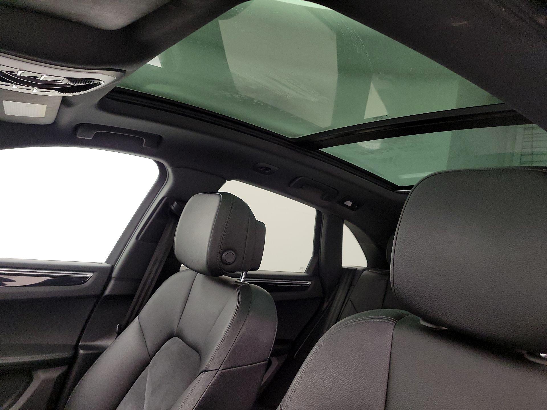 Thumbnail: 2021 Porsche Macan - 20