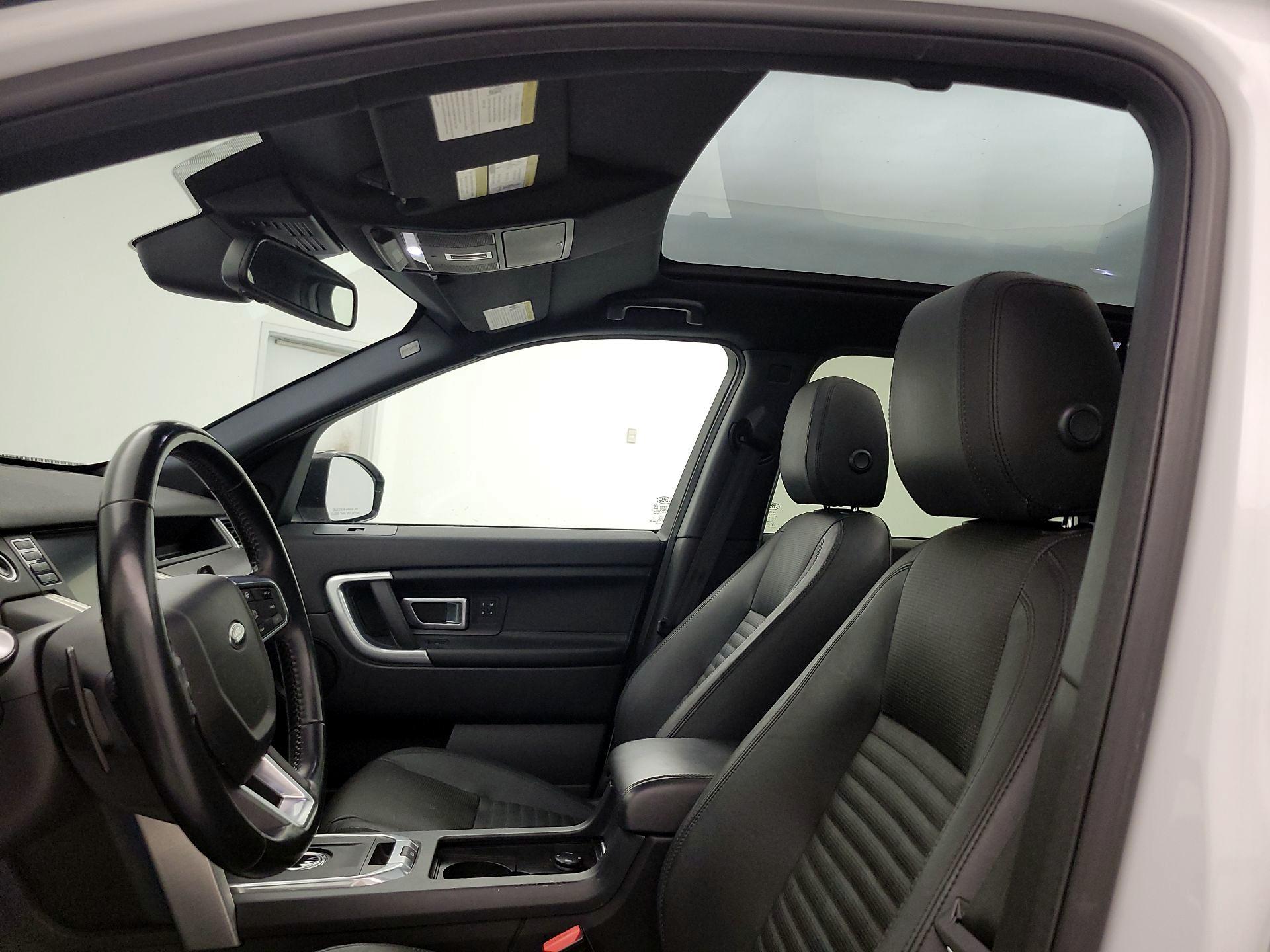 Thumbnail: 2015 Land Rover Discovery Sport - 19