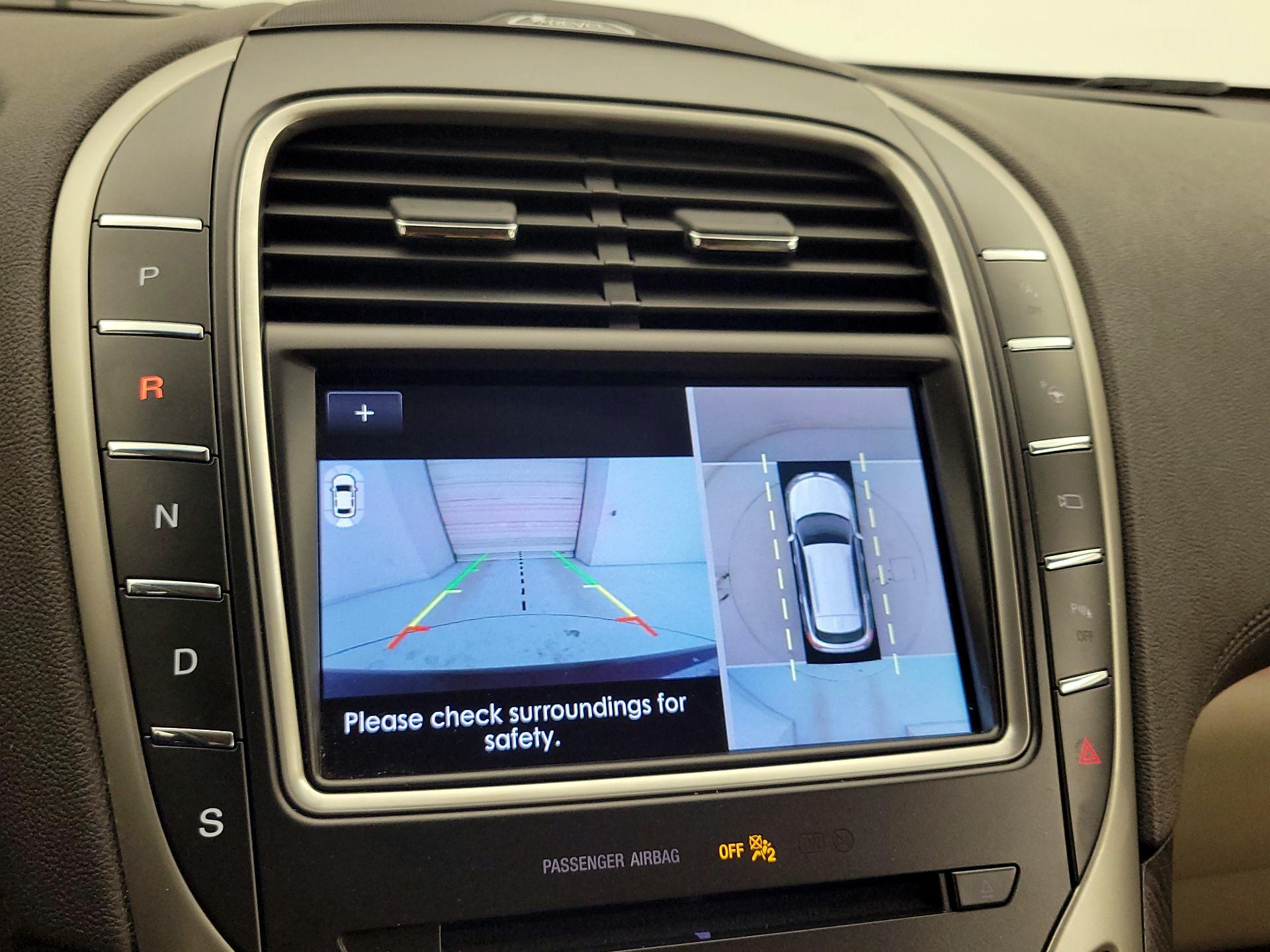 Thumbnail: 2019 Lincoln Nautilus - 15