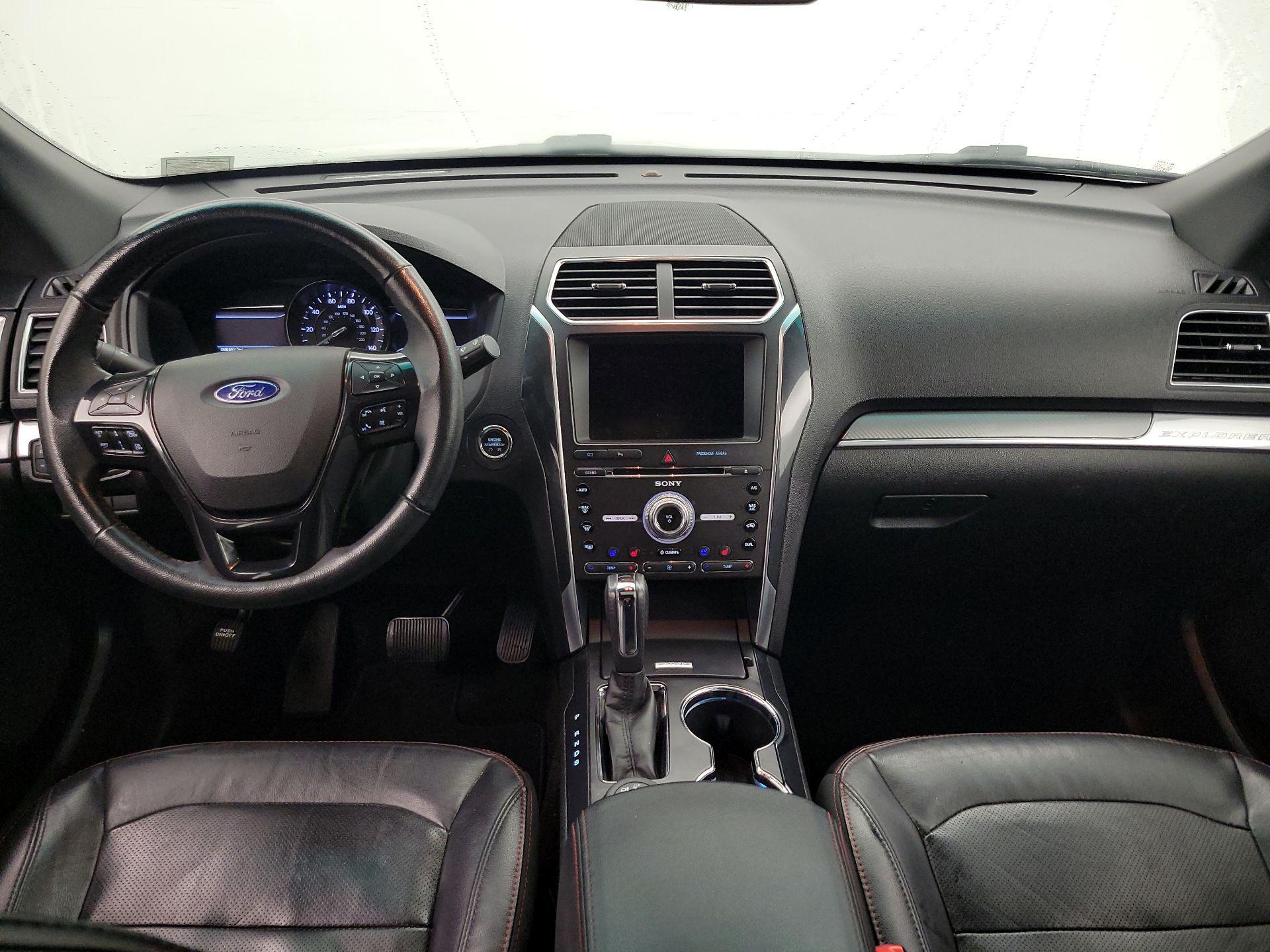 Thumbnail: 2016 Ford Explorer - 9