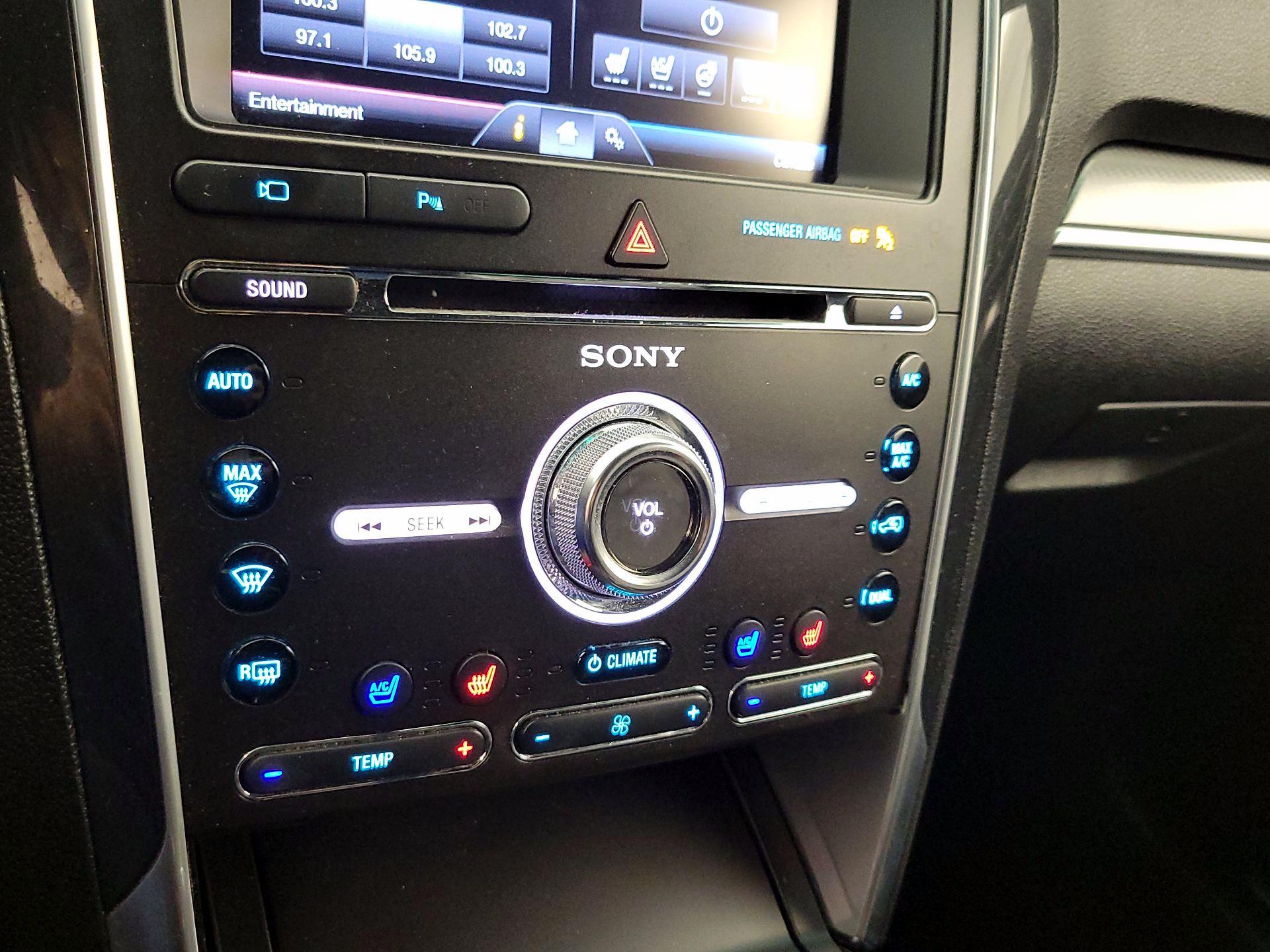 Thumbnail: 2016 Ford Explorer - 17