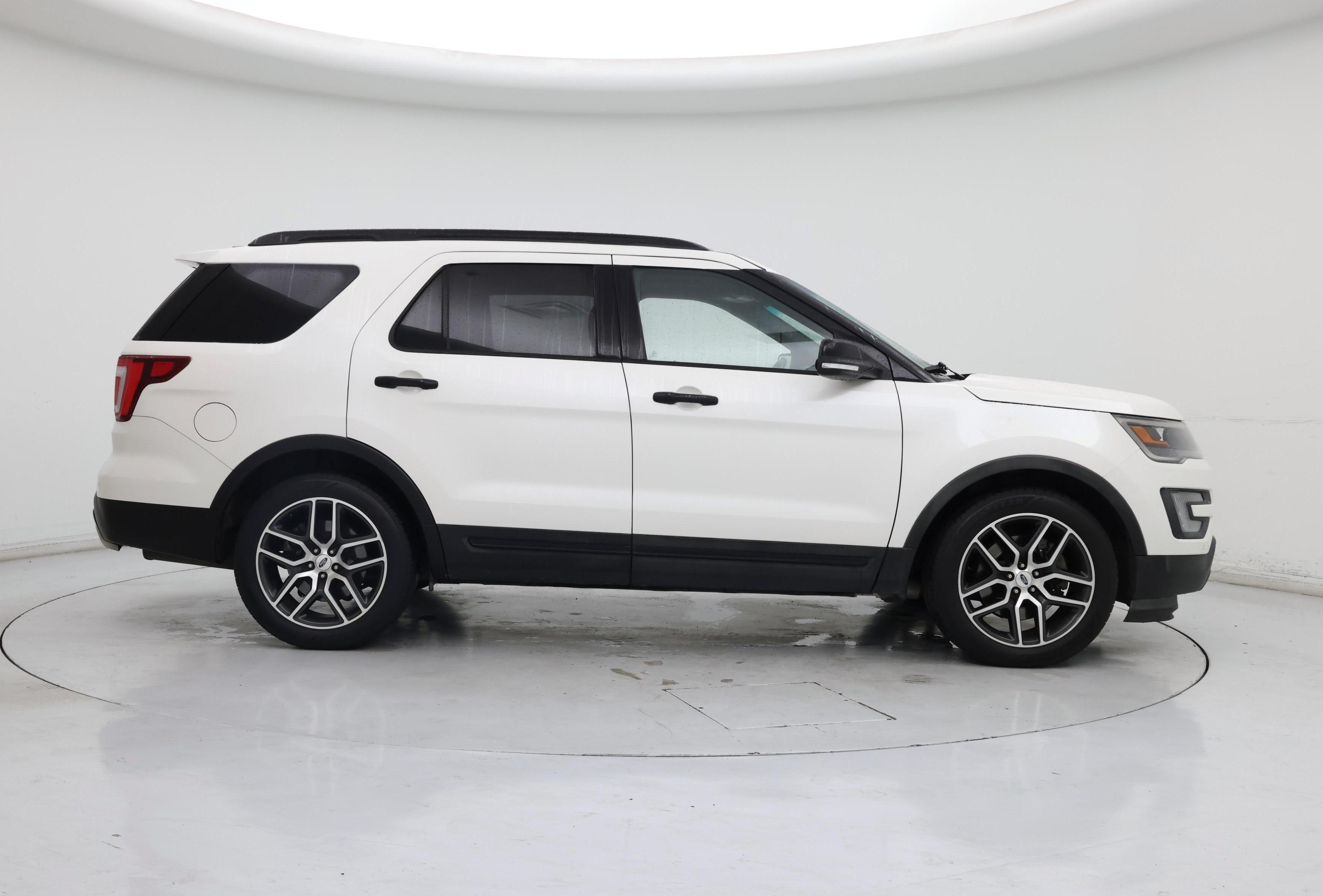 Thumbnail: 2016 Ford Explorer - 7