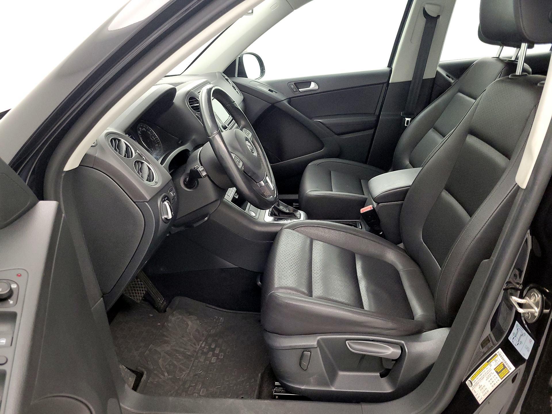 Thumbnail: 2017 Volkswagen Tiguan - 11