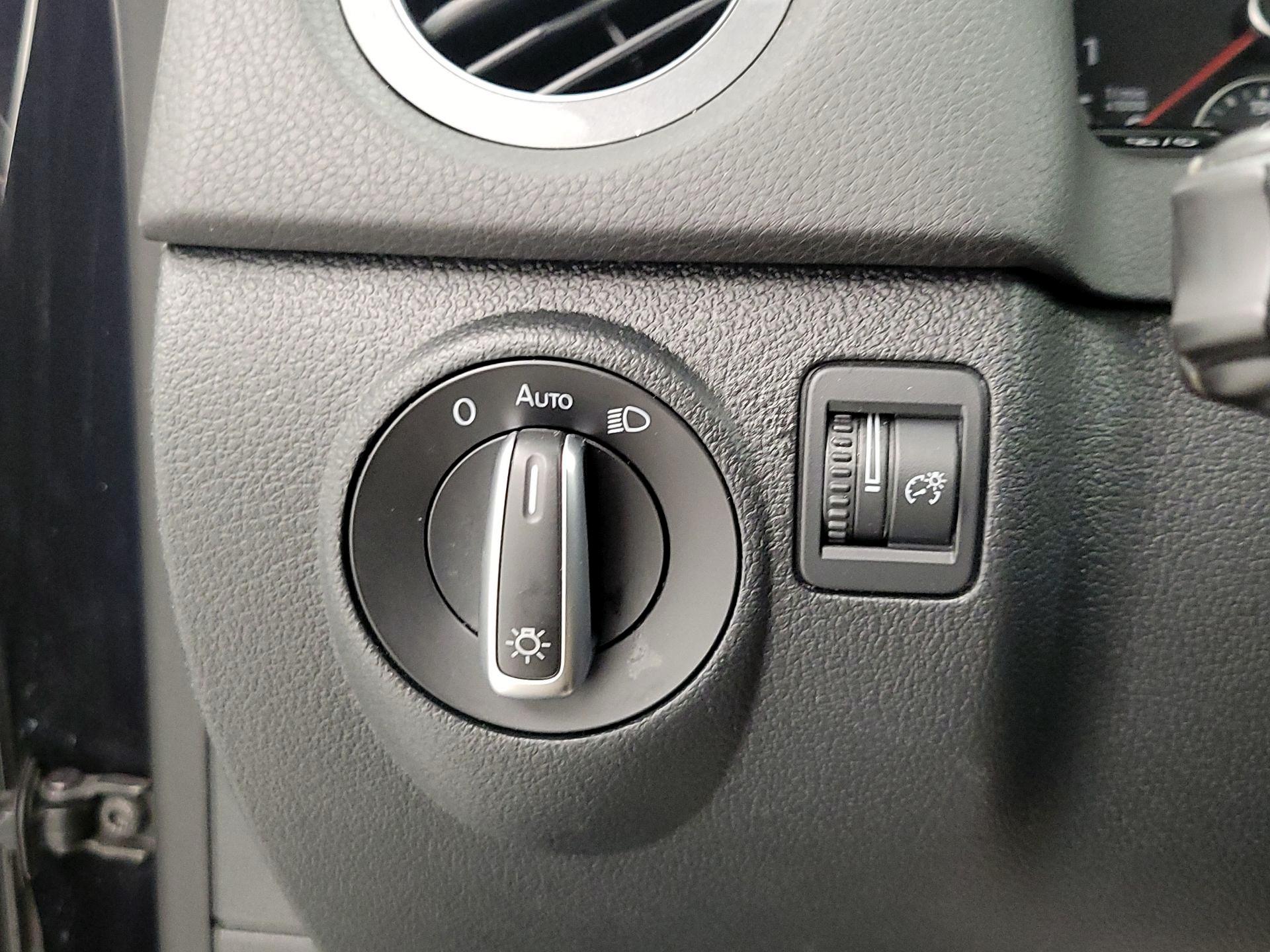 Thumbnail: 2017 Volkswagen Tiguan - 13