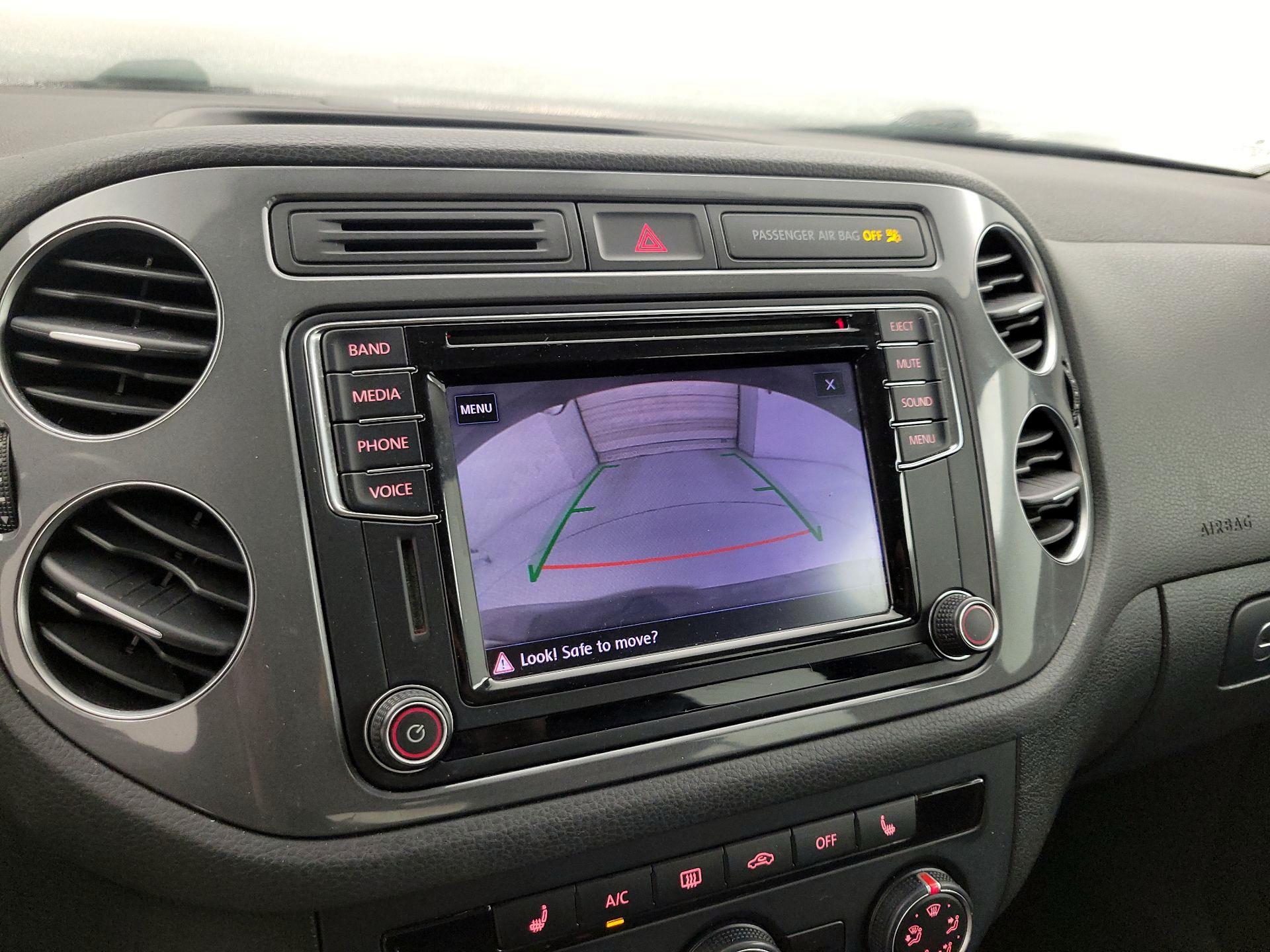 Thumbnail: 2017 Volkswagen Tiguan - 14