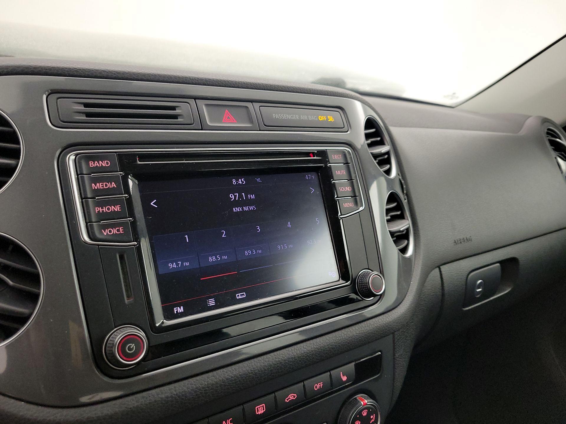 Thumbnail: 2017 Volkswagen Tiguan - 15