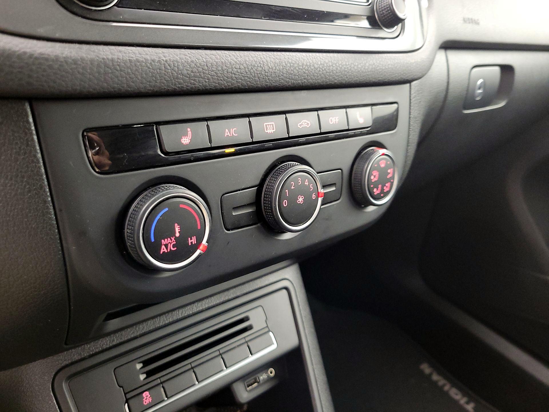 Thumbnail: 2017 Volkswagen Tiguan - 16