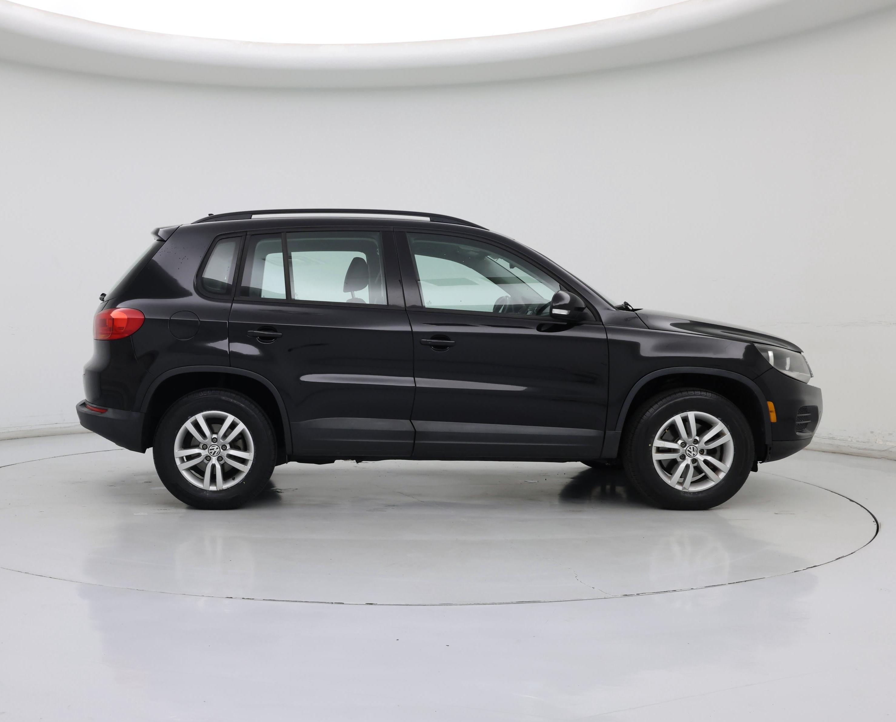 Thumbnail: 2017 Volkswagen Tiguan - 7