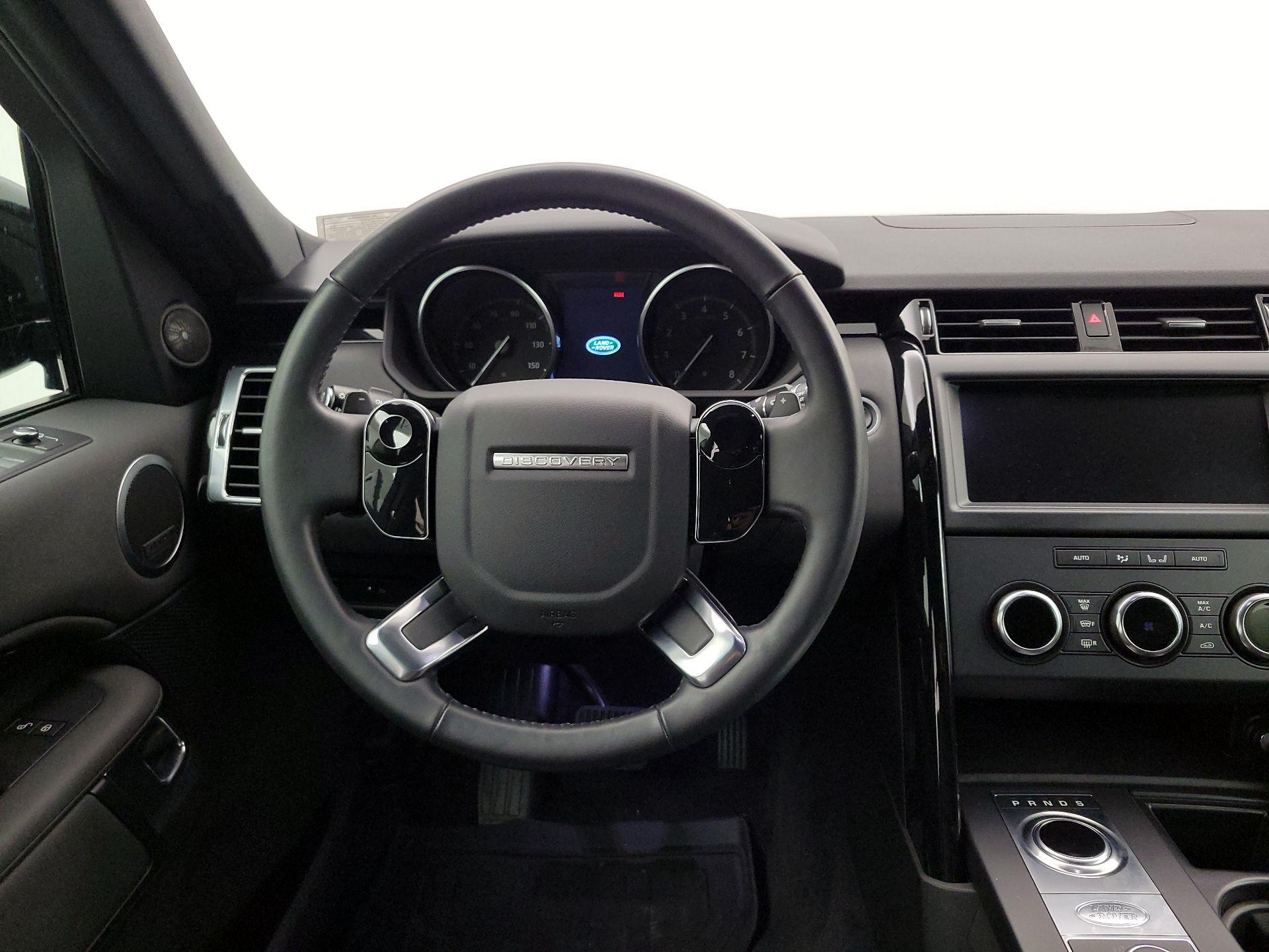 Thumbnail: 2019 Land Rover Discovery - 10