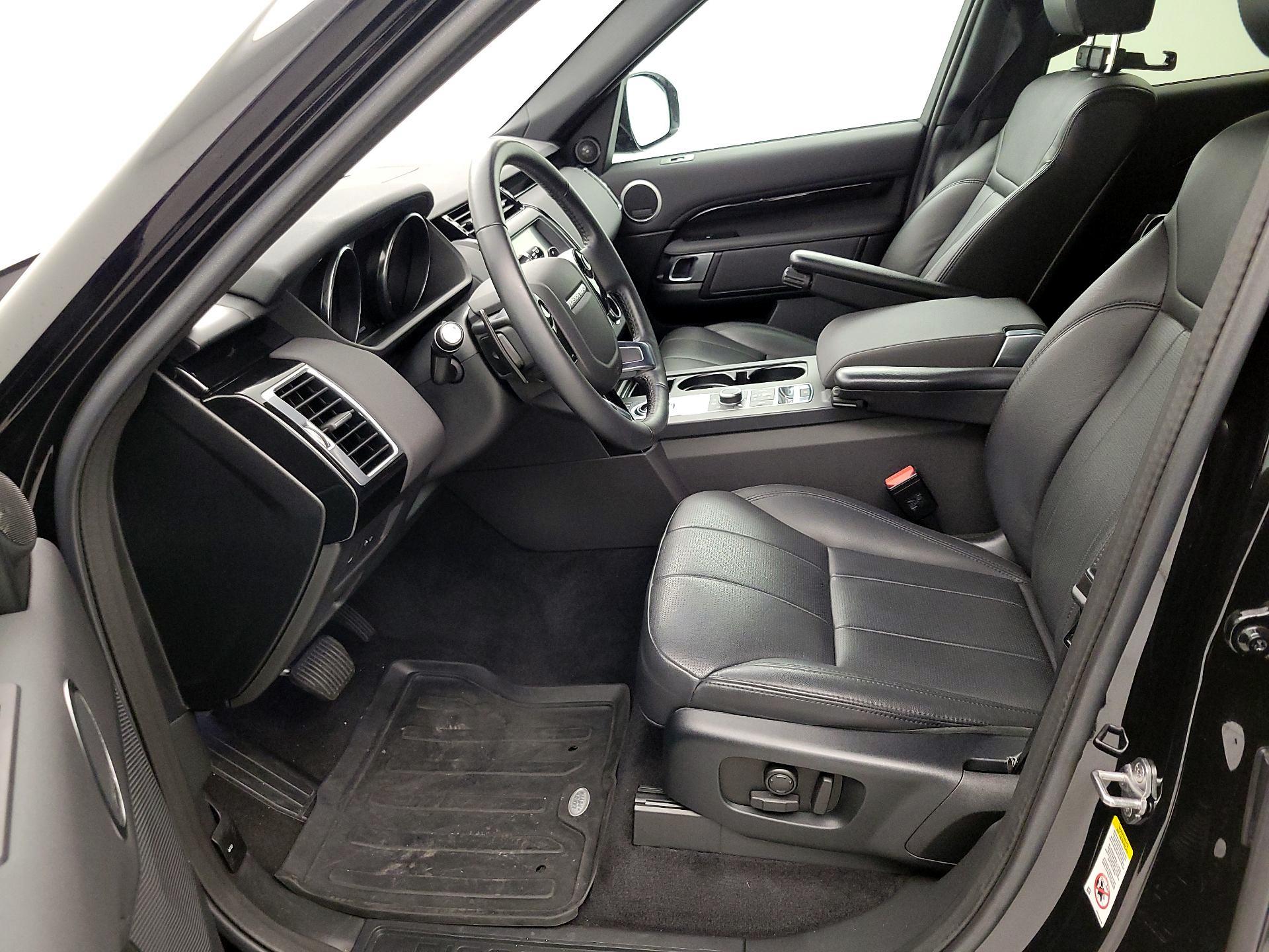 Thumbnail: 2019 Land Rover Discovery - 11