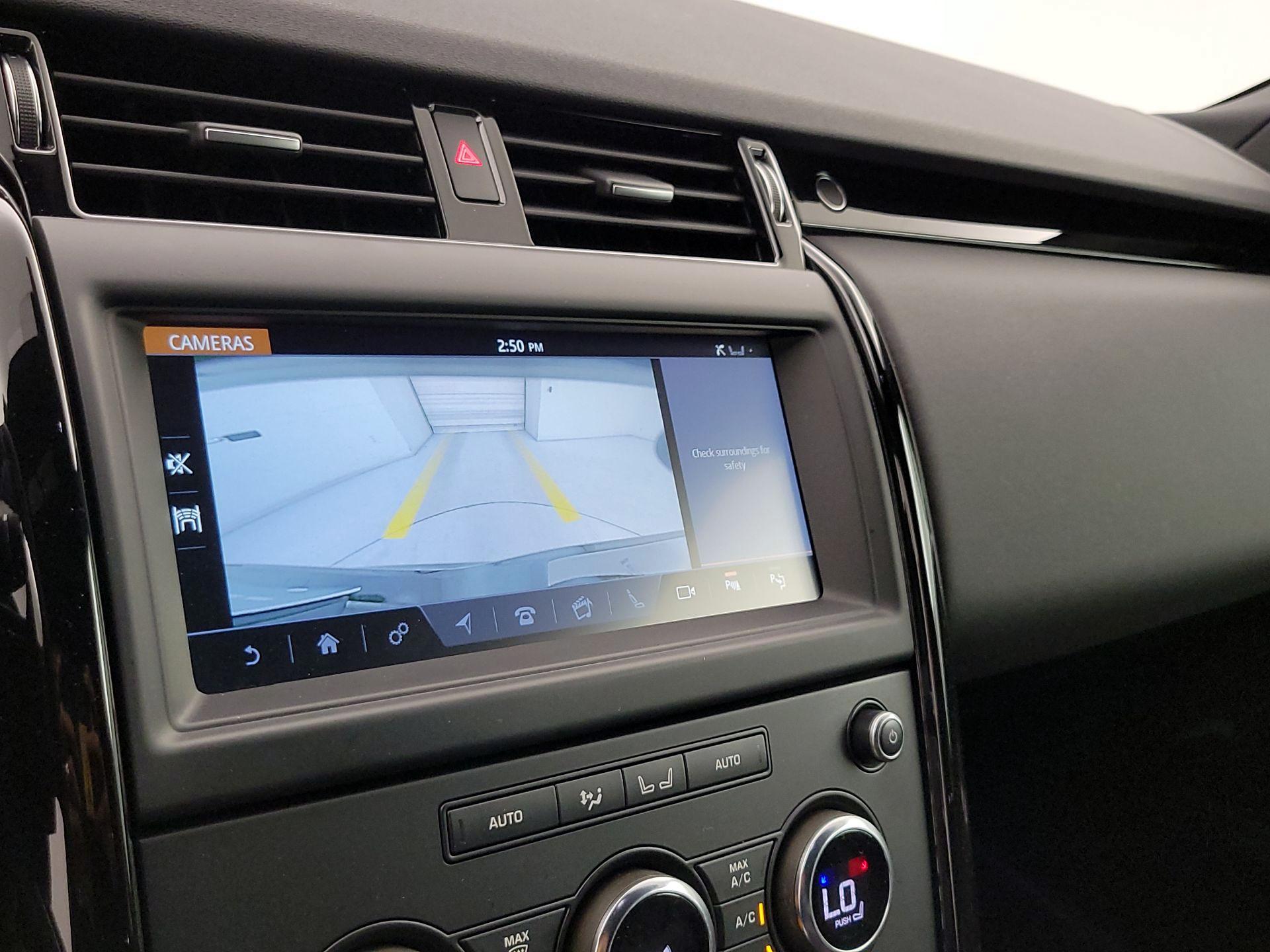 Thumbnail: 2019 Land Rover Discovery - 14