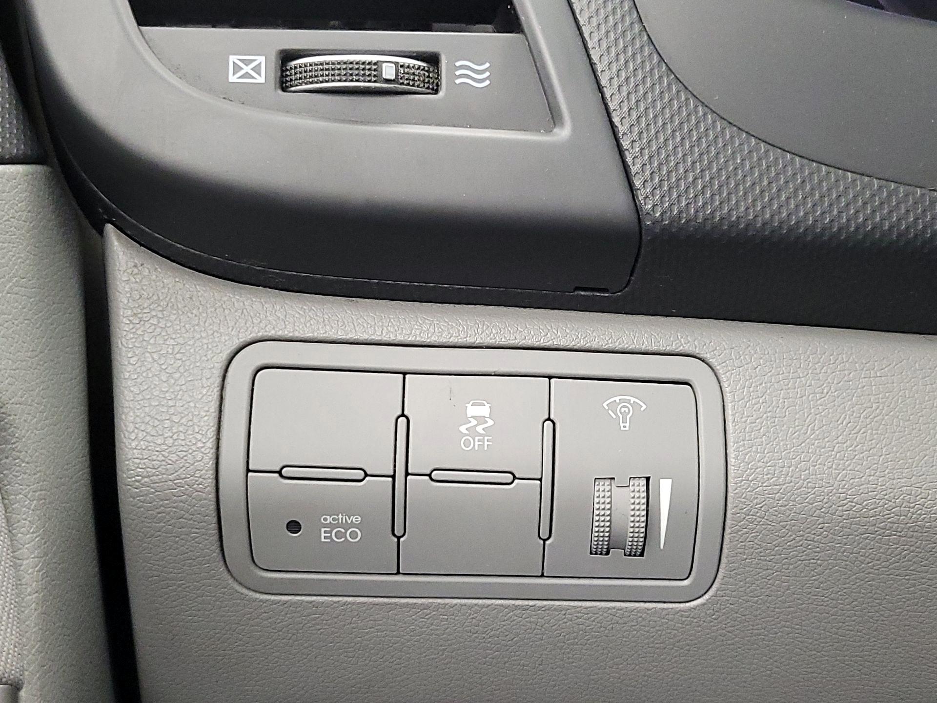 Thumbnail: 2017 Hyundai Accent - 13