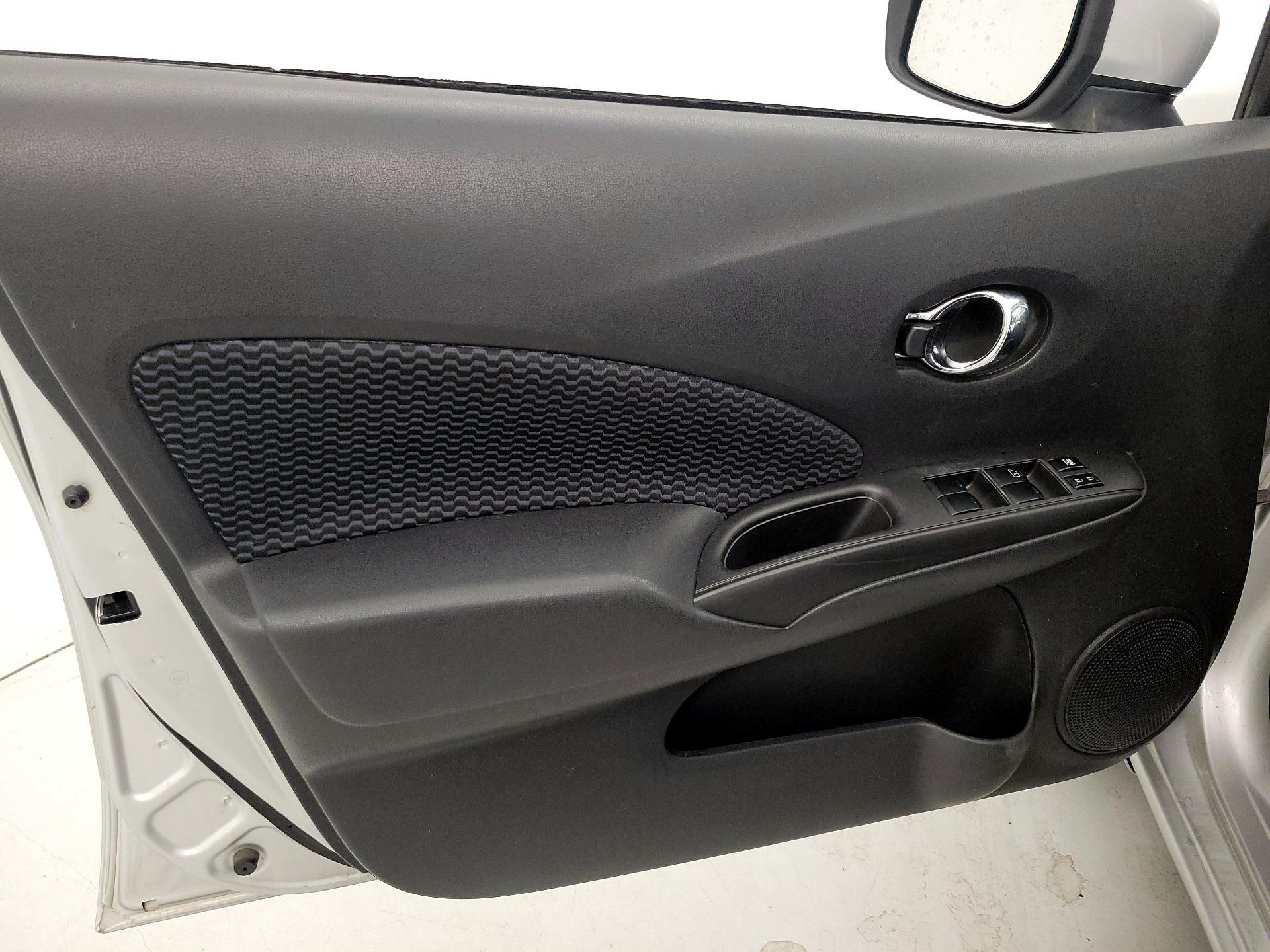 Thumbnail: 2015 Nissan Versa Note - 12