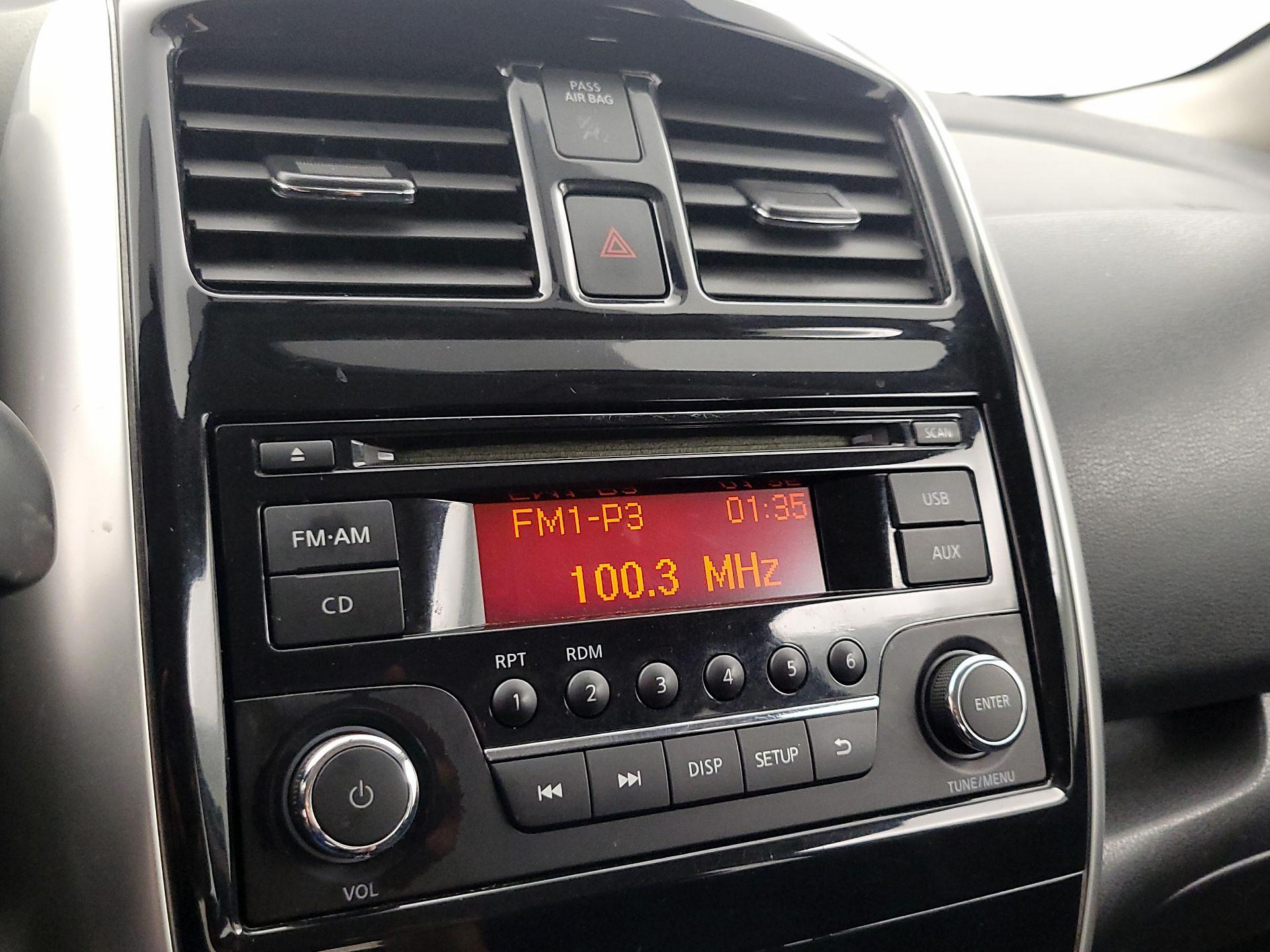 Thumbnail: 2015 Nissan Versa Note - 14