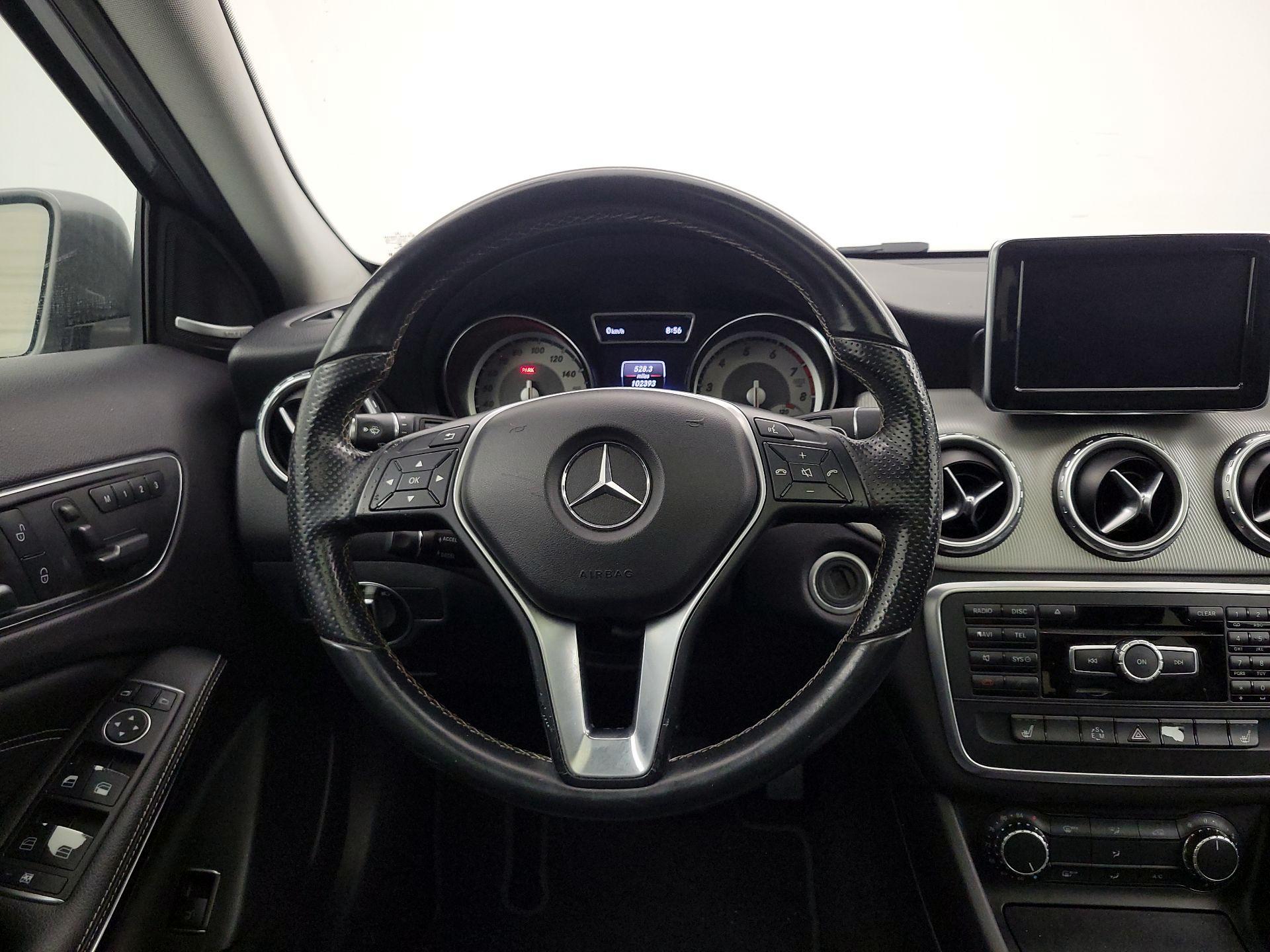 Thumbnail: 2015 Mercedes-Benz GLA - 10