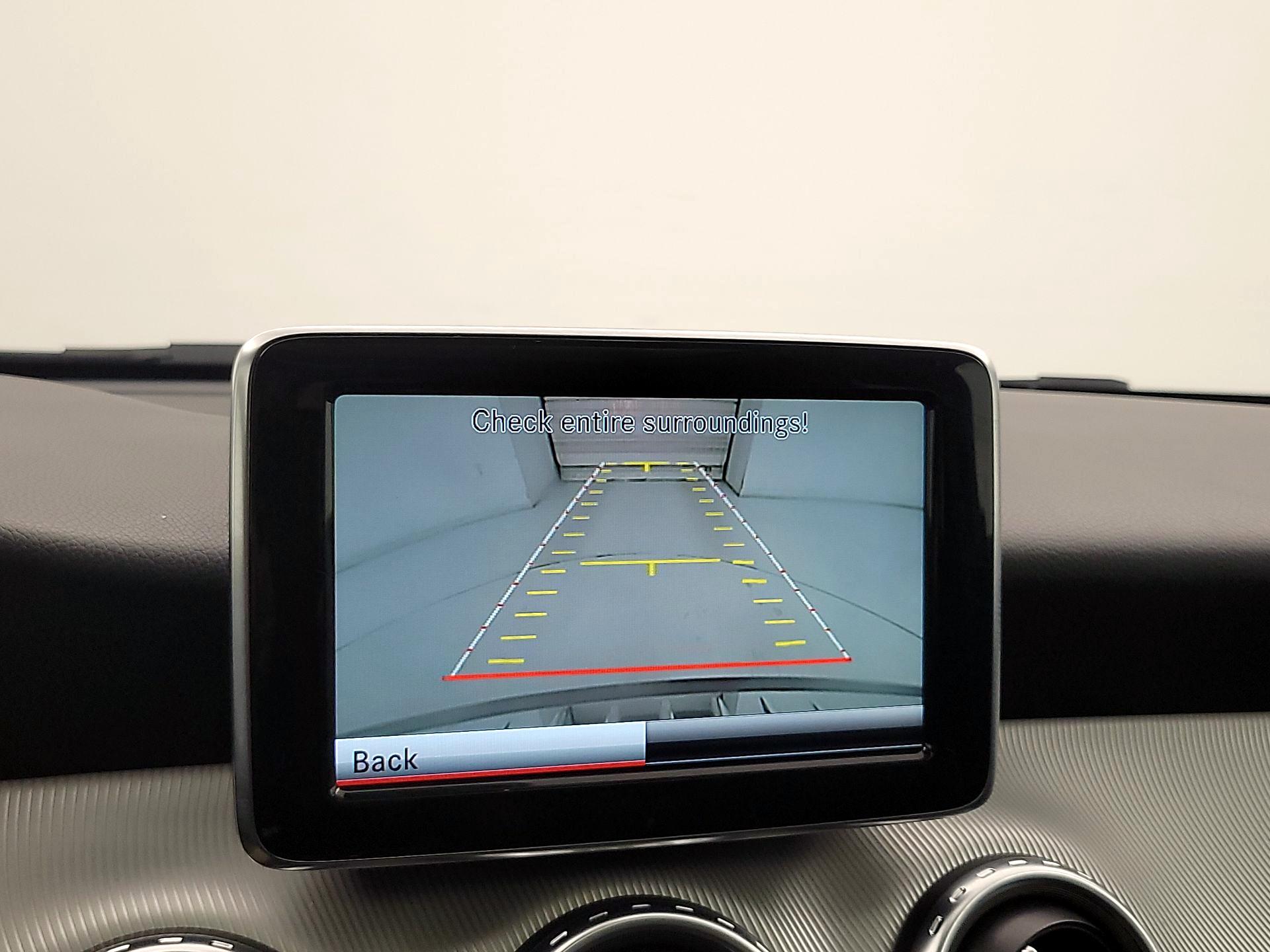 Thumbnail: 2015 Mercedes-Benz GLA - 15