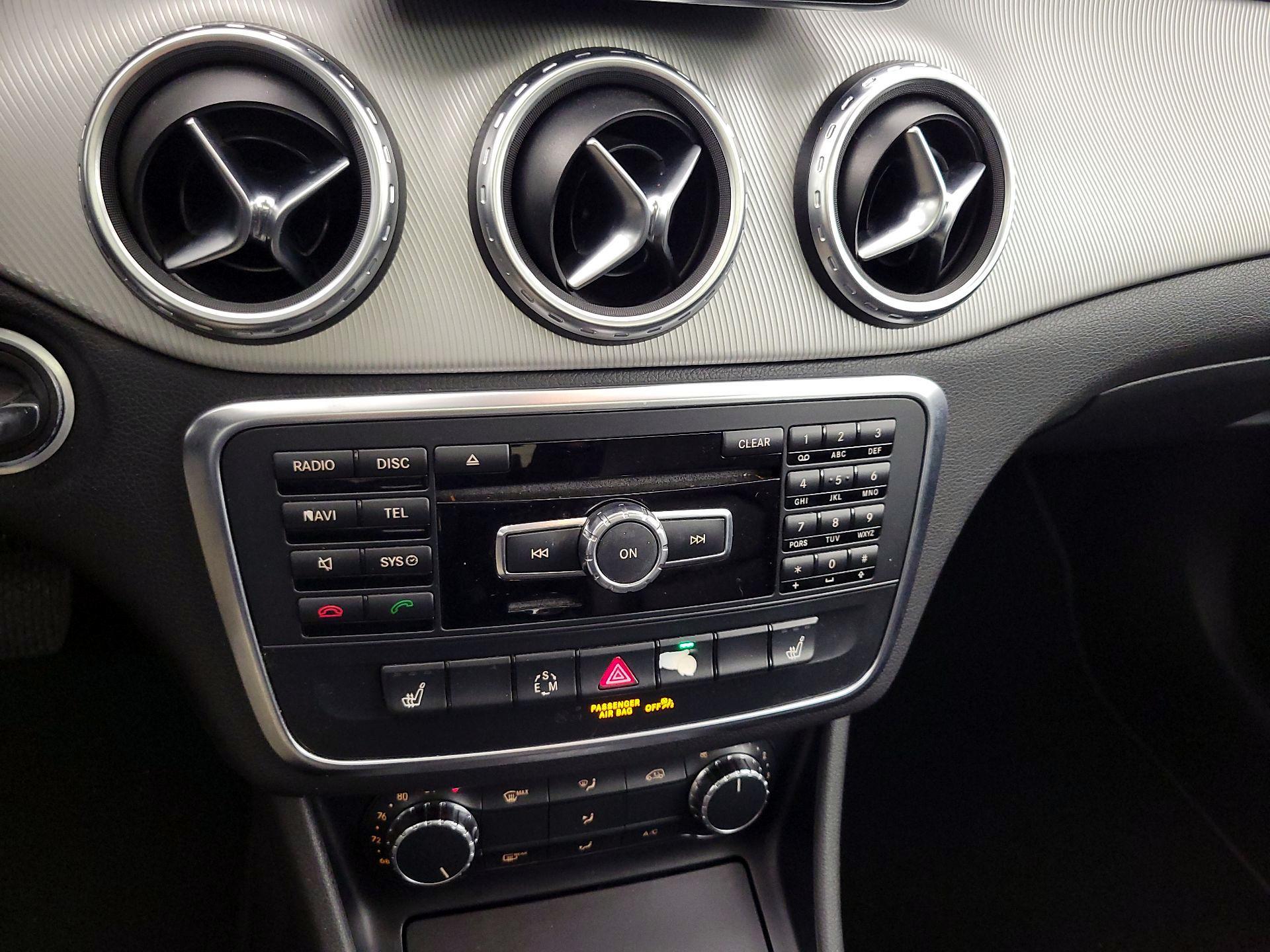 Thumbnail: 2015 Mercedes-Benz GLA - 17