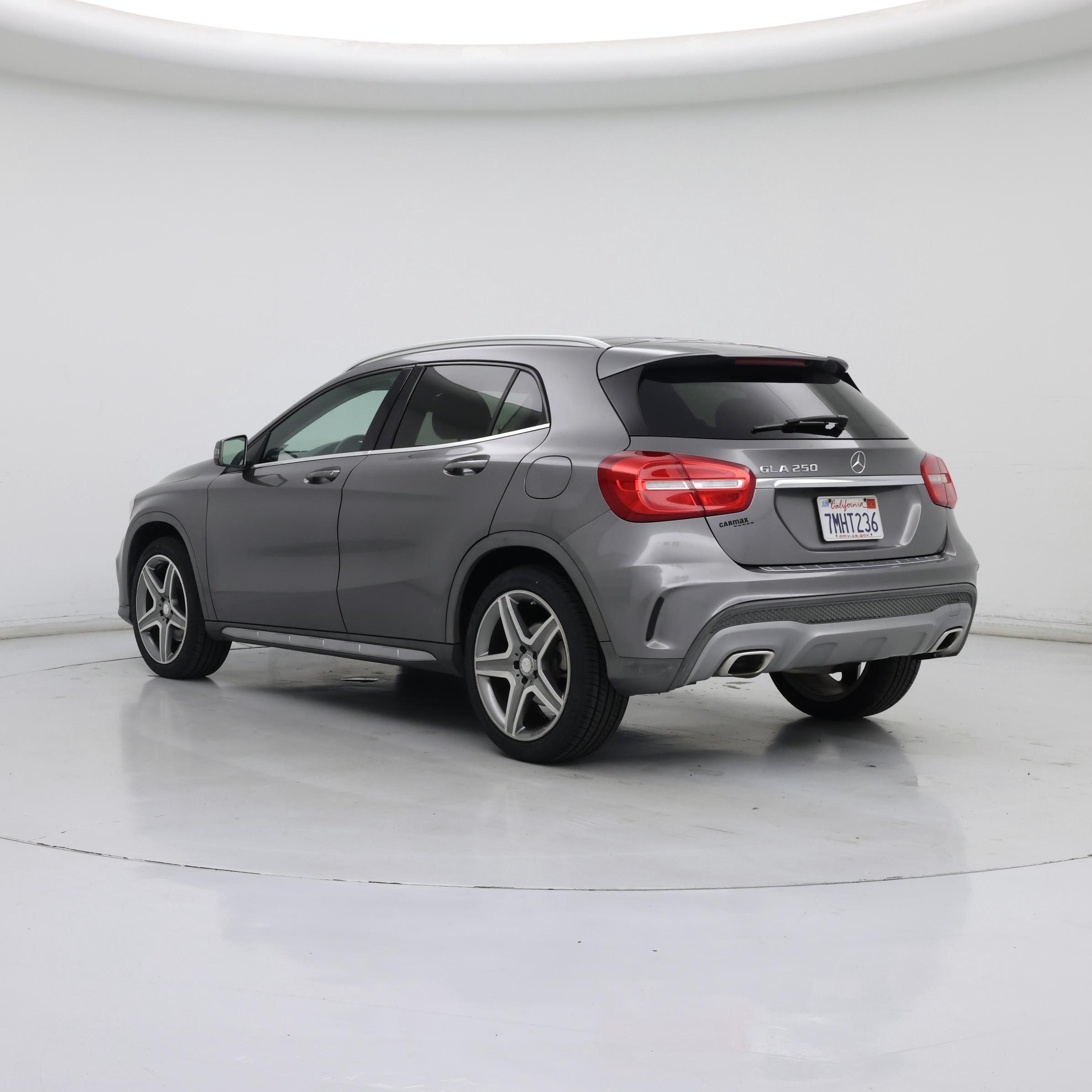 Thumbnail: 2015 Mercedes-Benz GLA - 2