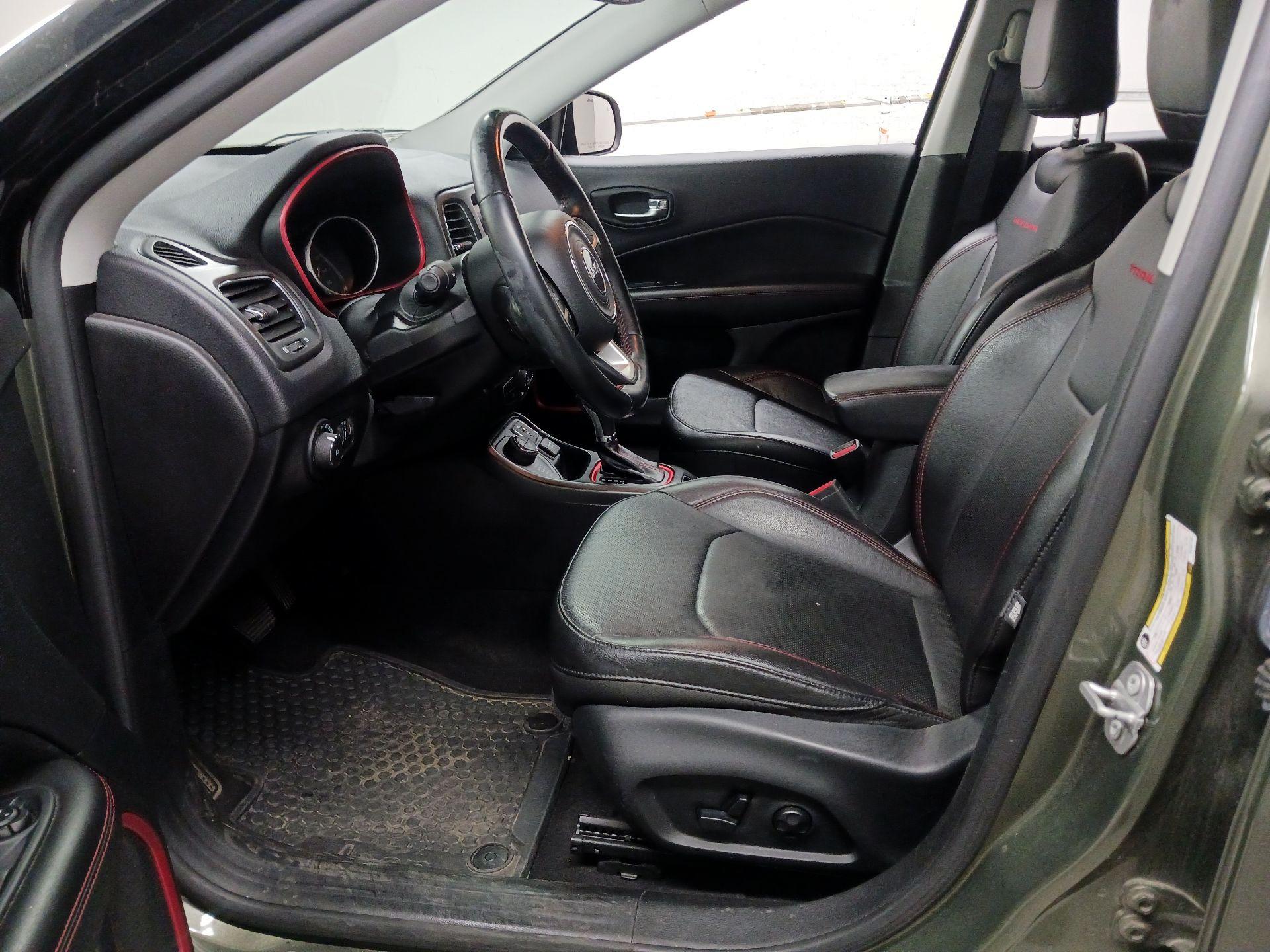 Thumbnail: 2021 Jeep Compass - 11