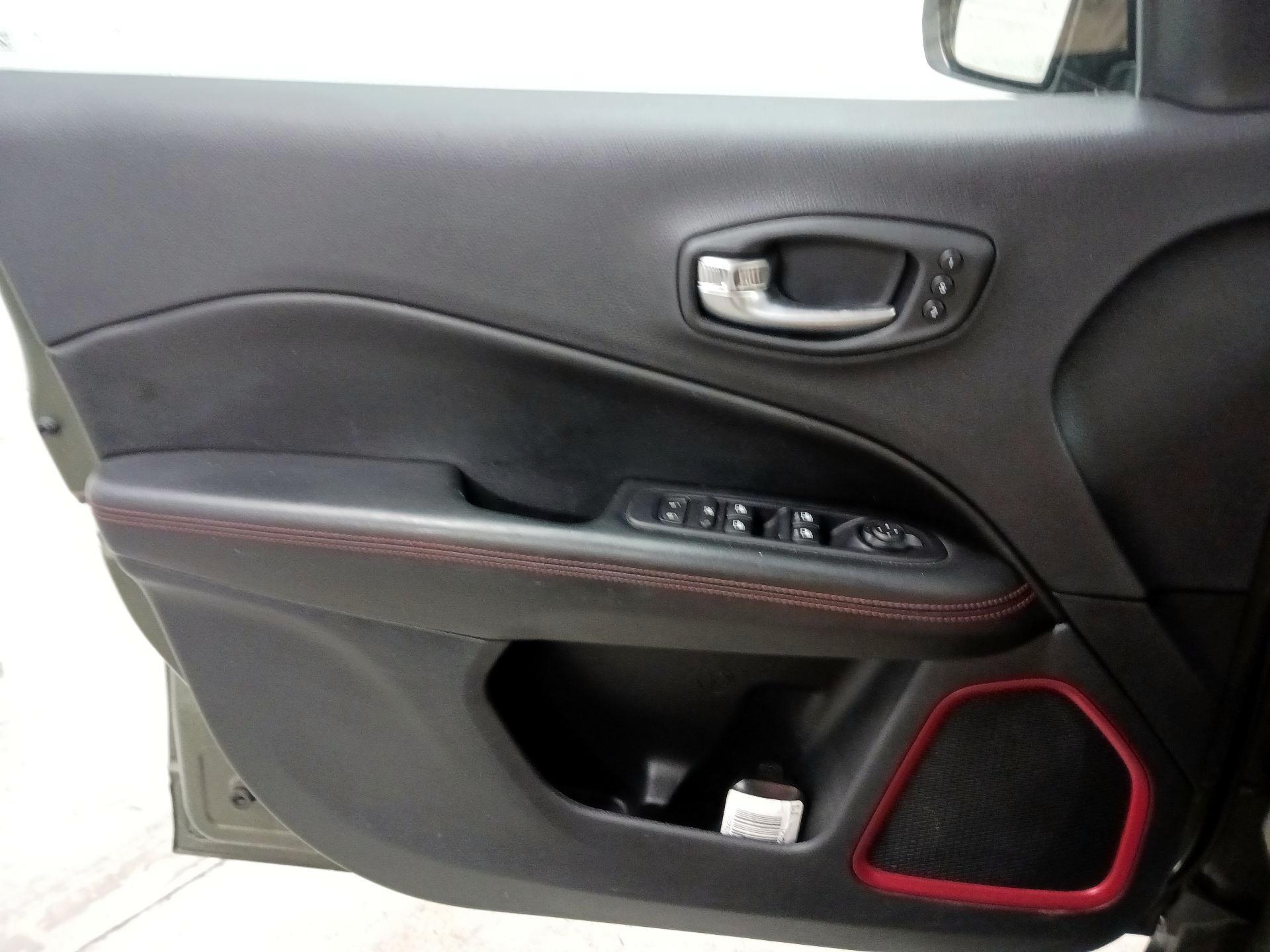 Thumbnail: 2021 Jeep Compass - 12