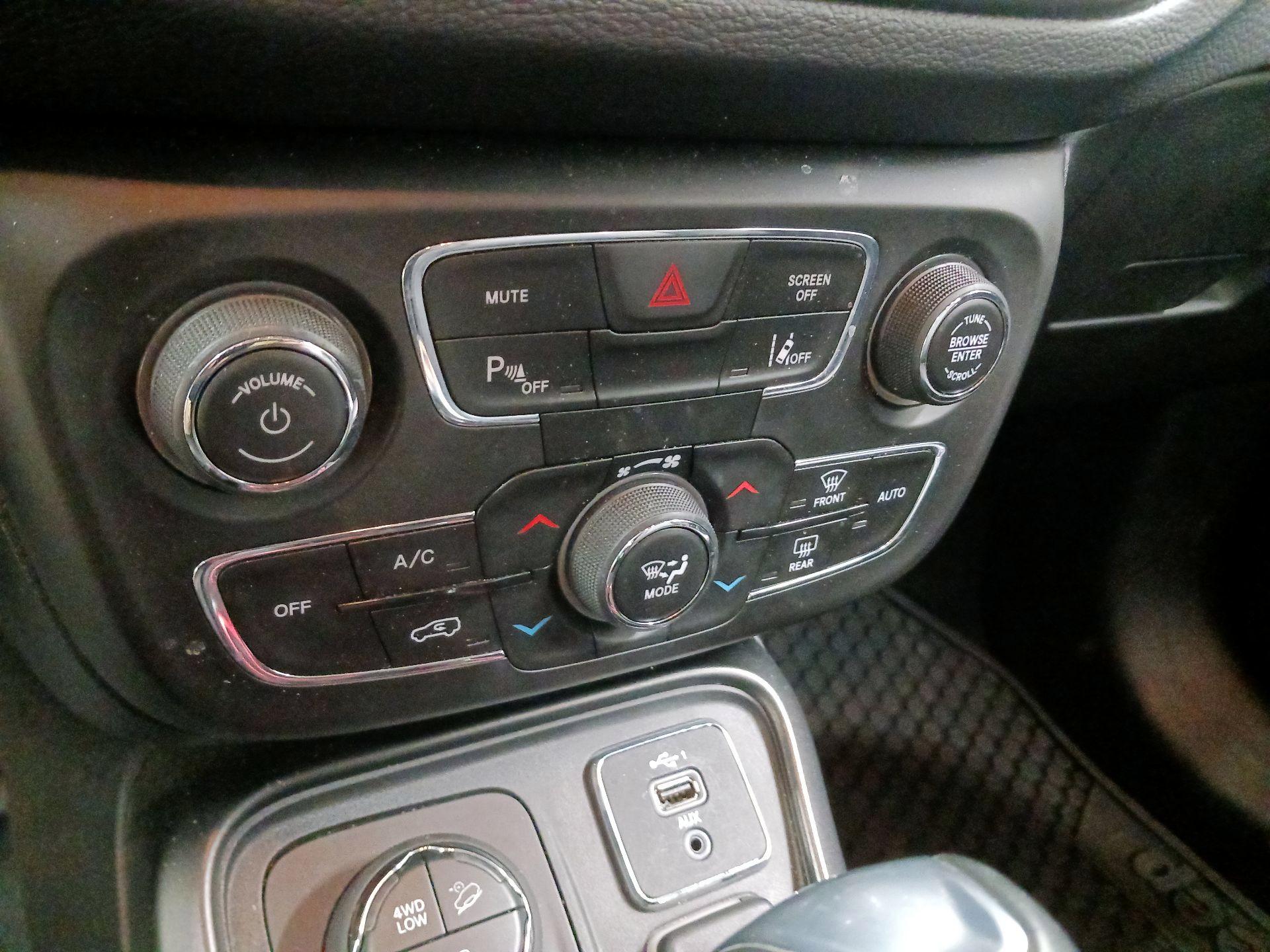 Thumbnail: 2021 Jeep Compass - 15