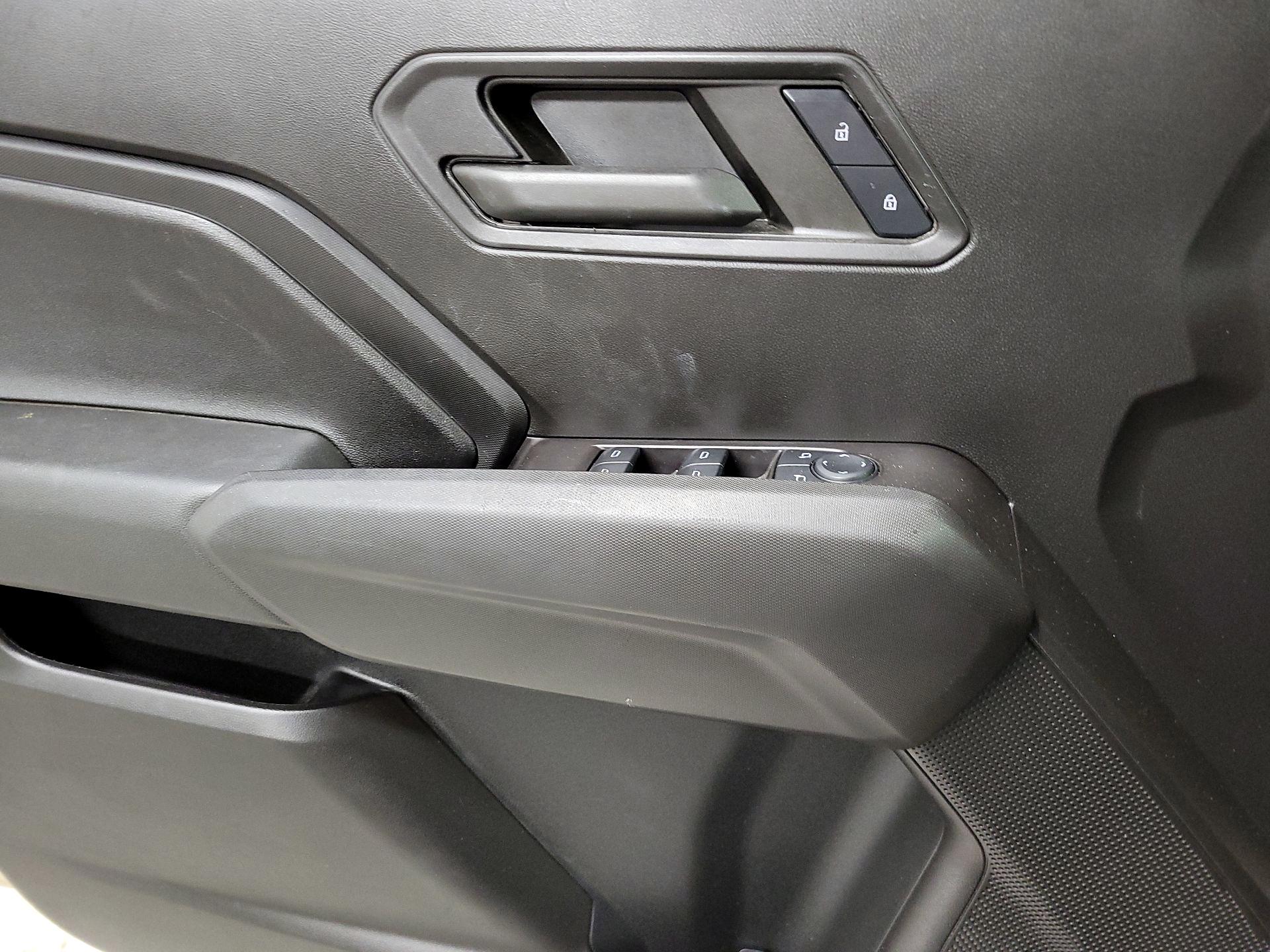 Thumbnail: 2024 Chevrolet Colorado - 12