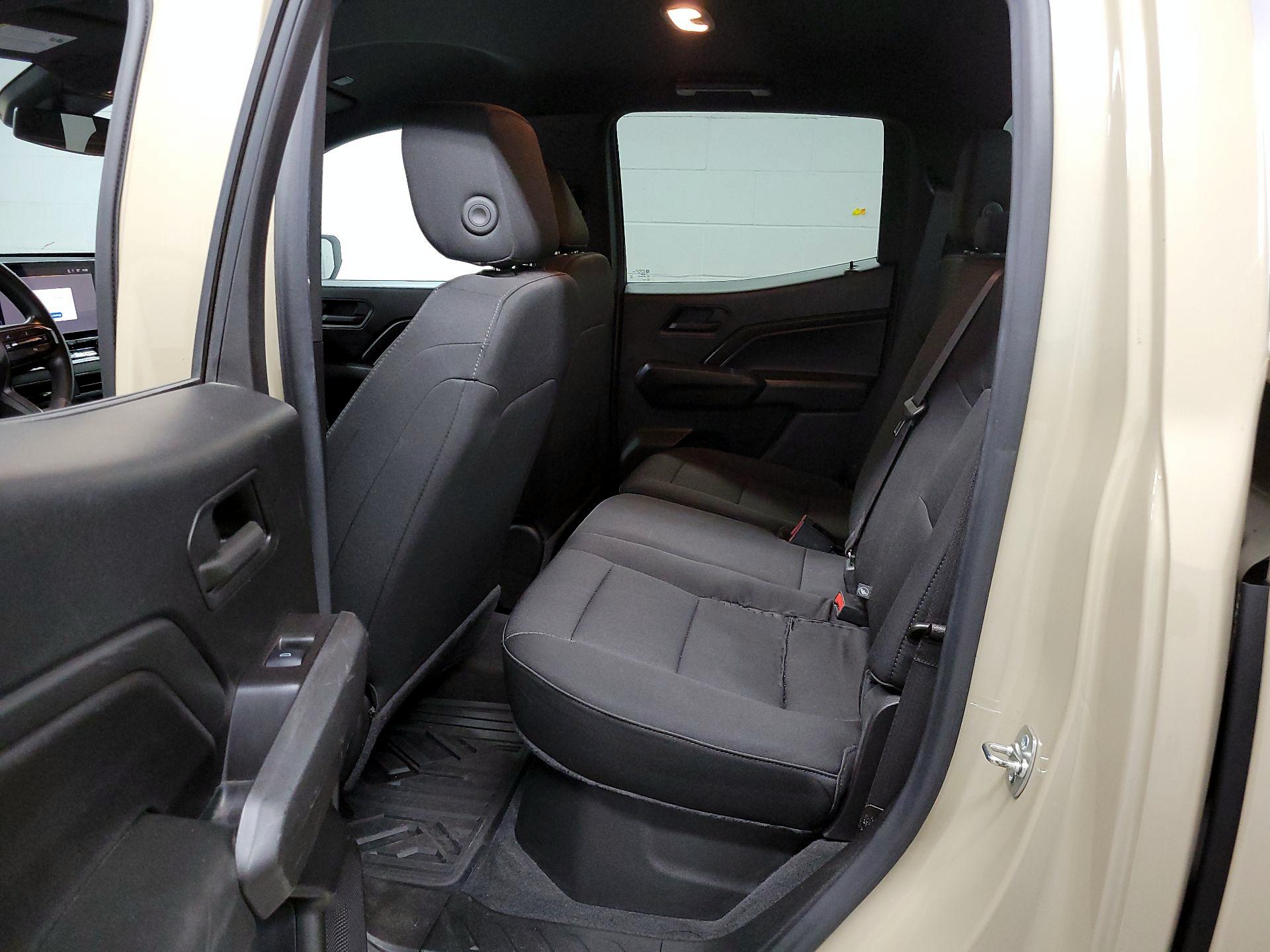 Thumbnail: 2024 Chevrolet Colorado - 19