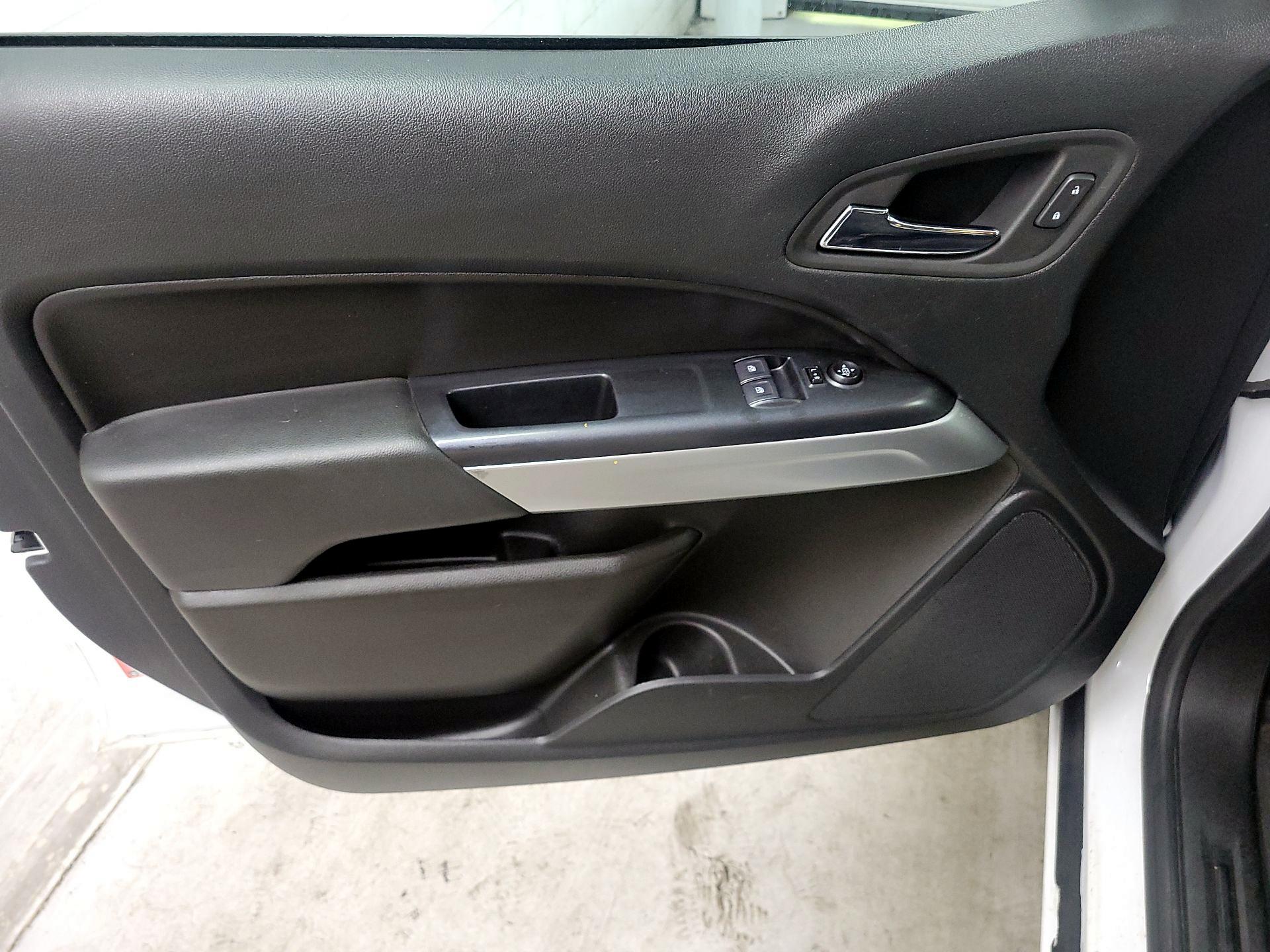 Thumbnail: 2022 Chevrolet Colorado - 12