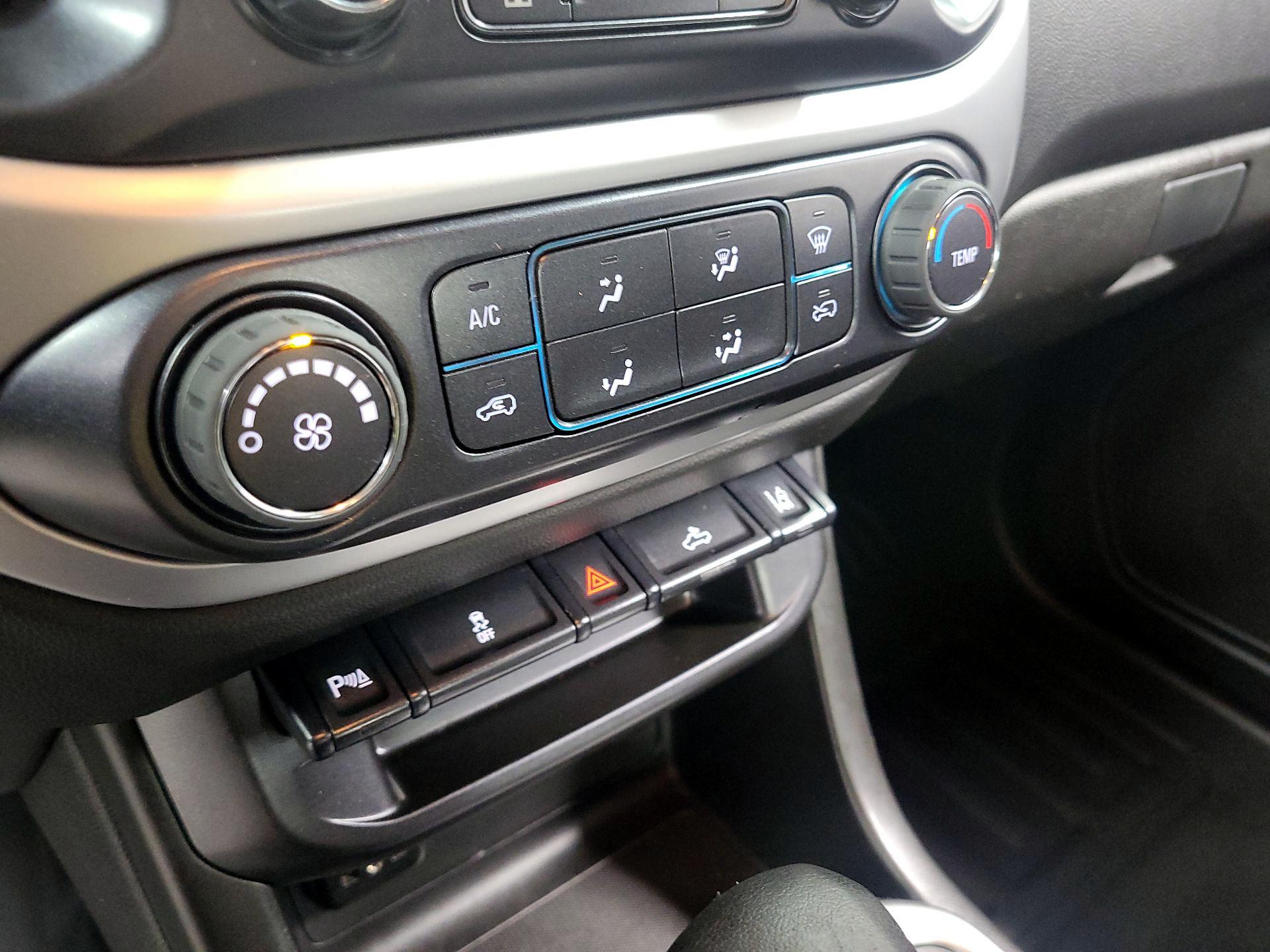 Thumbnail: 2022 Chevrolet Colorado - 15