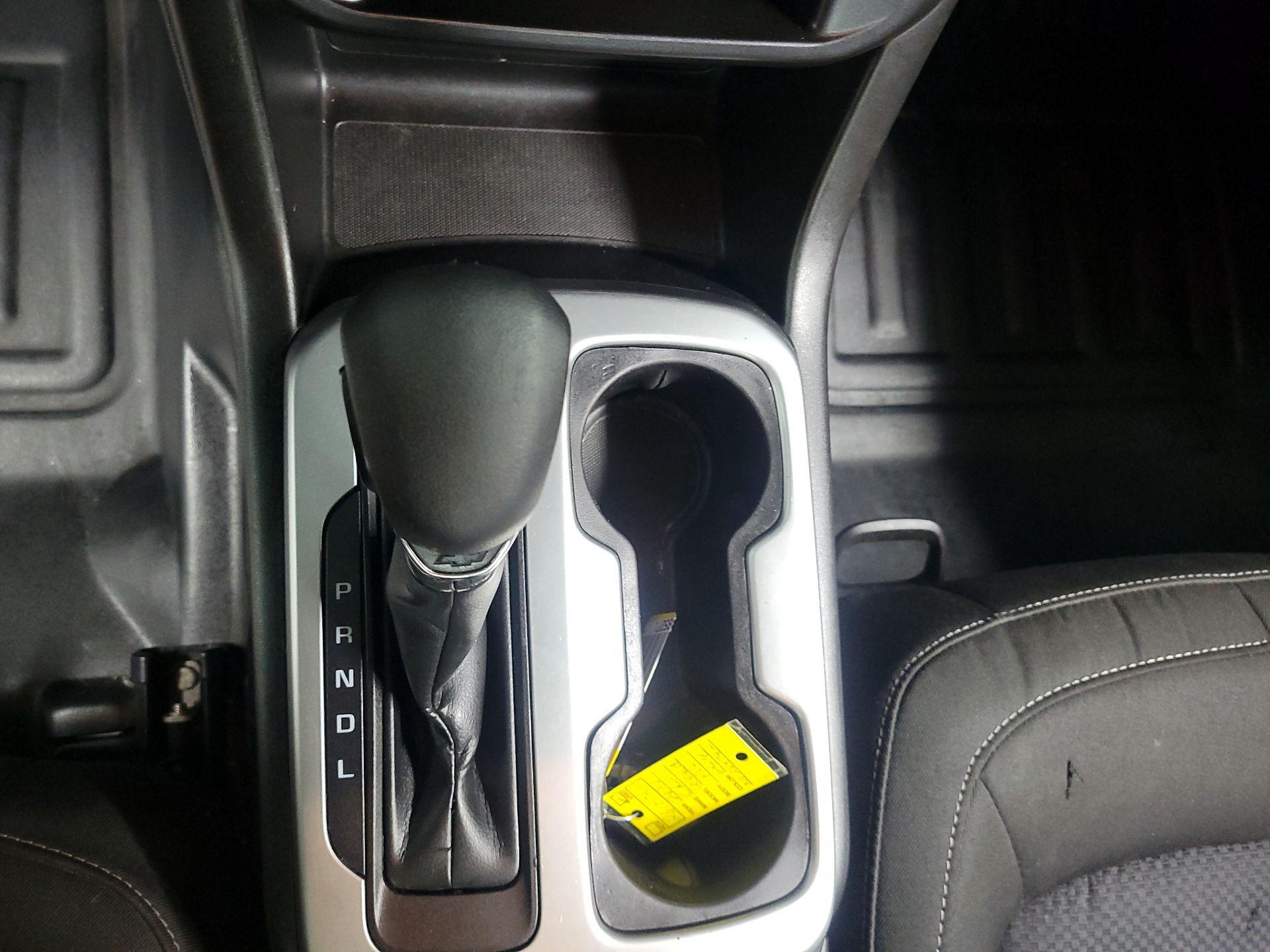 Thumbnail: 2022 Chevrolet Colorado - 16