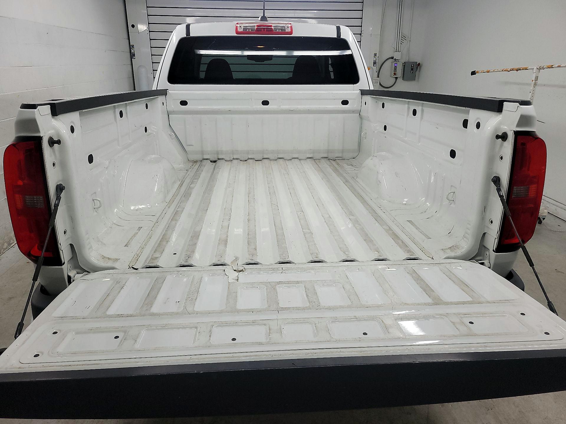 Thumbnail: 2022 Chevrolet Colorado - 18