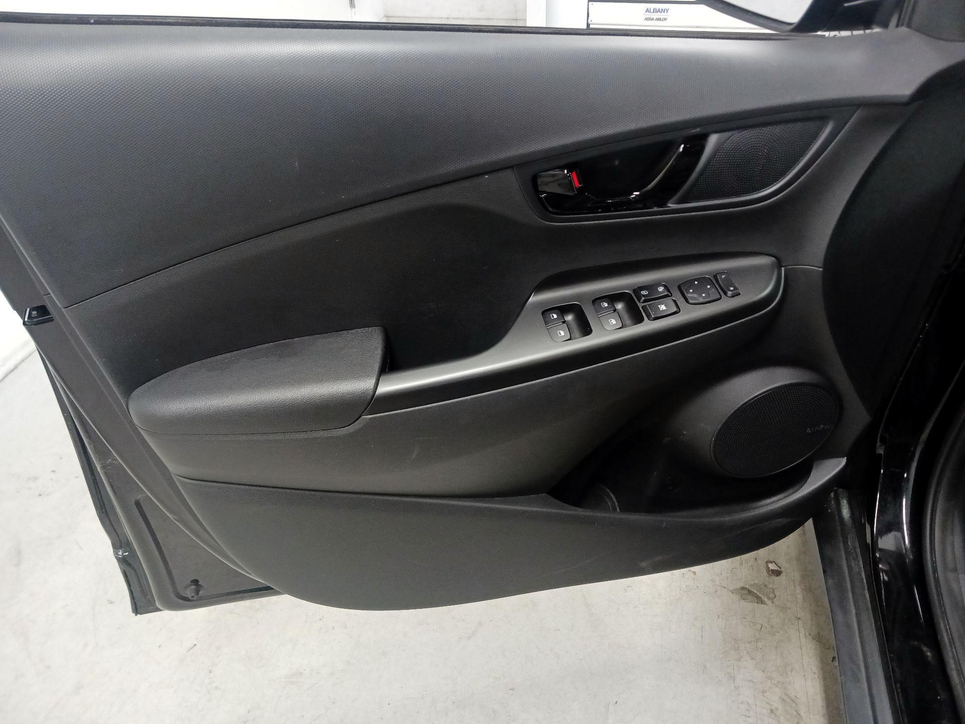 Thumbnail: 2021 Hyundai Kona - 12