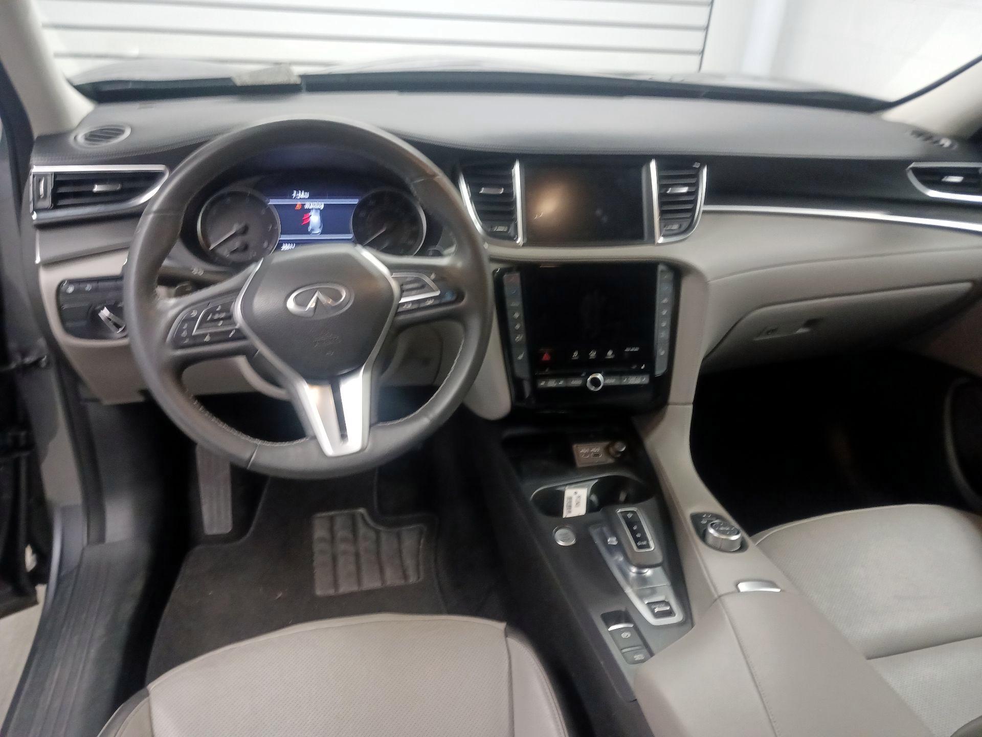 Thumbnail: 2023 INFINITI QX50 - 9