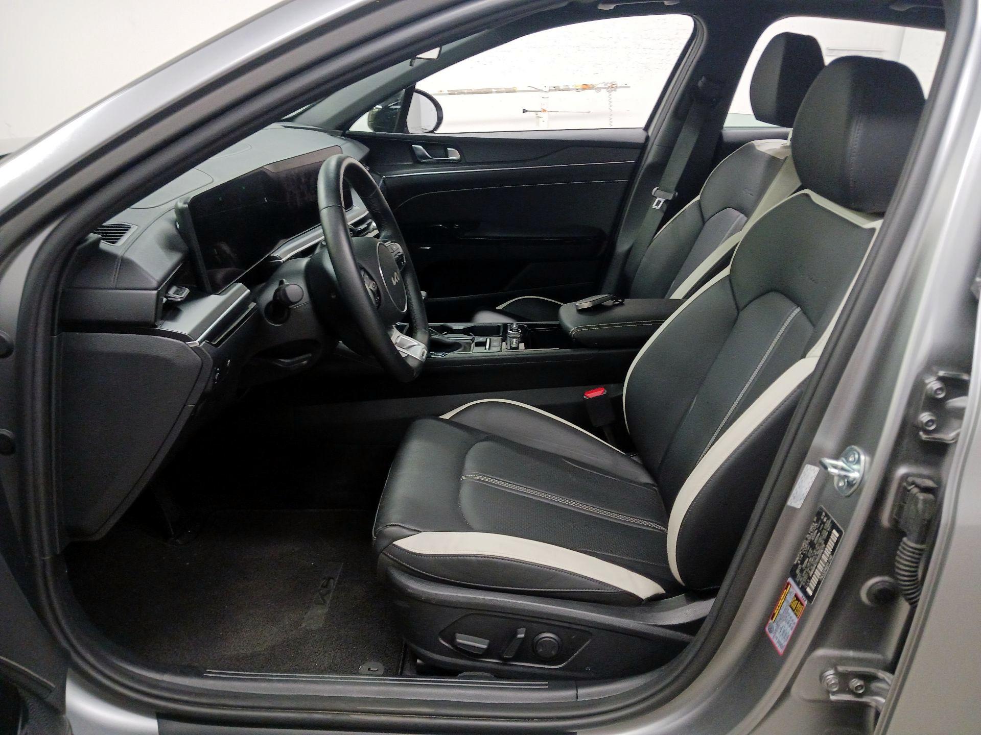 Thumbnail: 2025 Kia K5 - 11