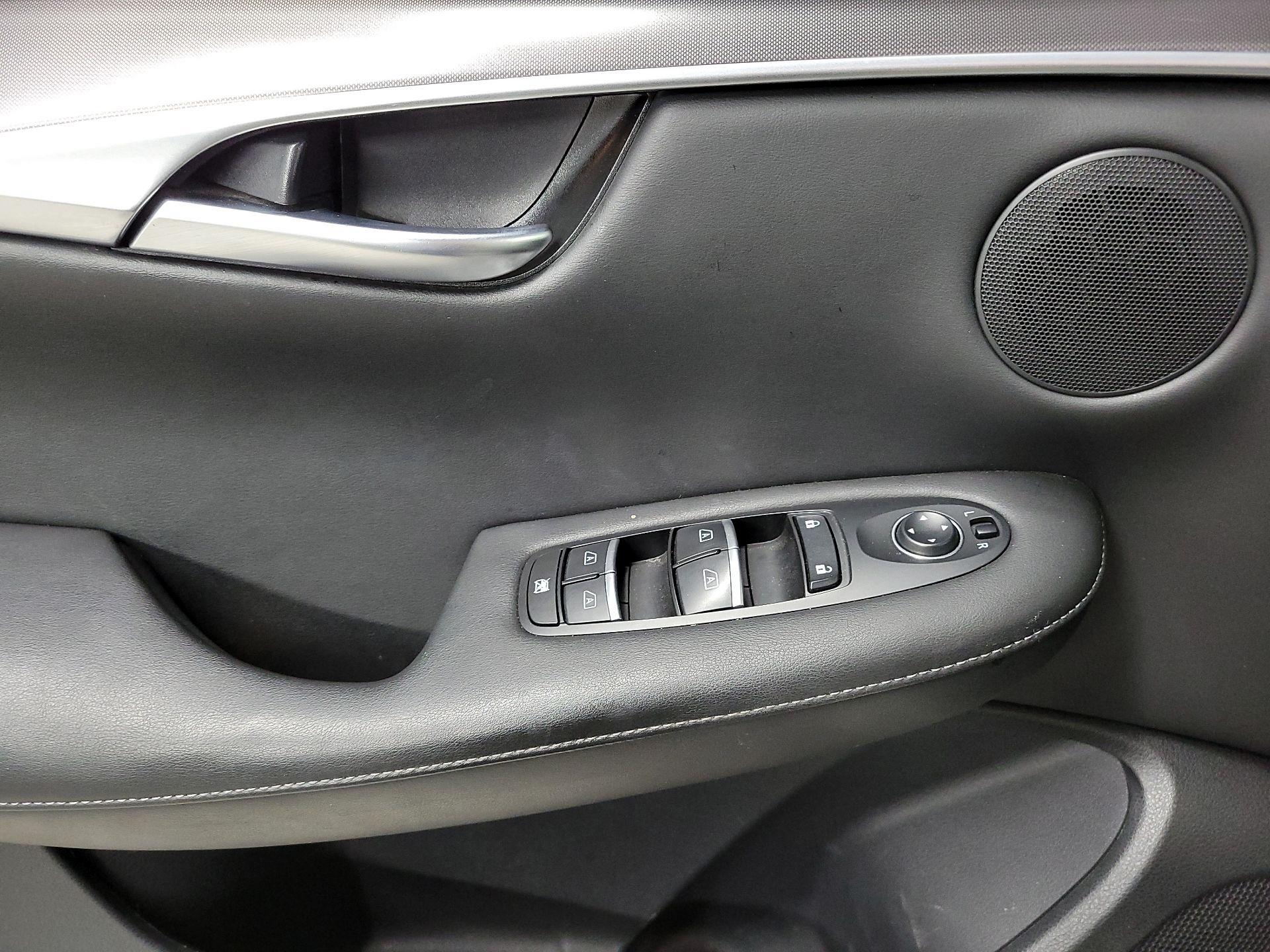 Thumbnail: 2022 INFINITI QX50 - 12