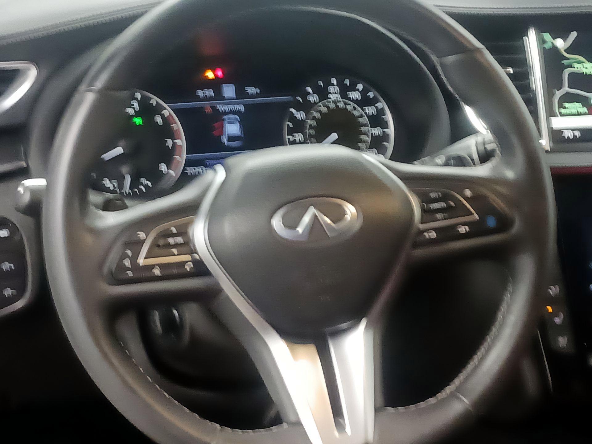 Thumbnail: 2023 INFINITI QX55 - 10