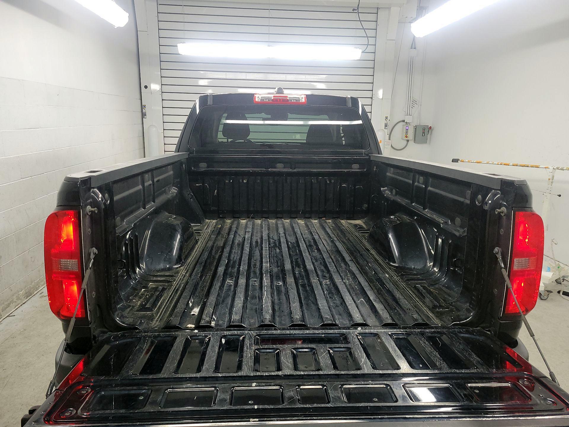 Thumbnail: 2022 Chevrolet Colorado - 17