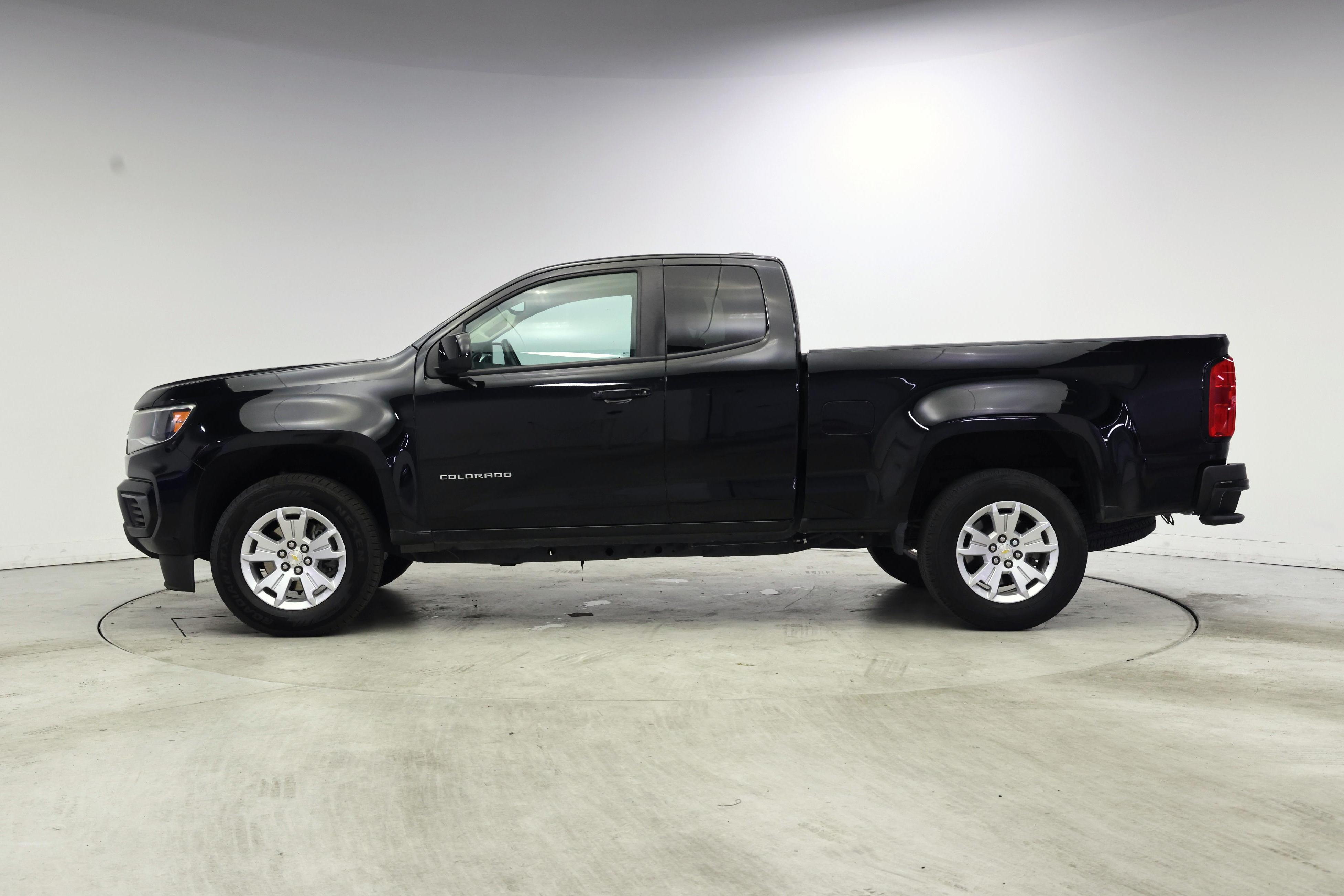 Thumbnail: 2022 Chevrolet Colorado - 3