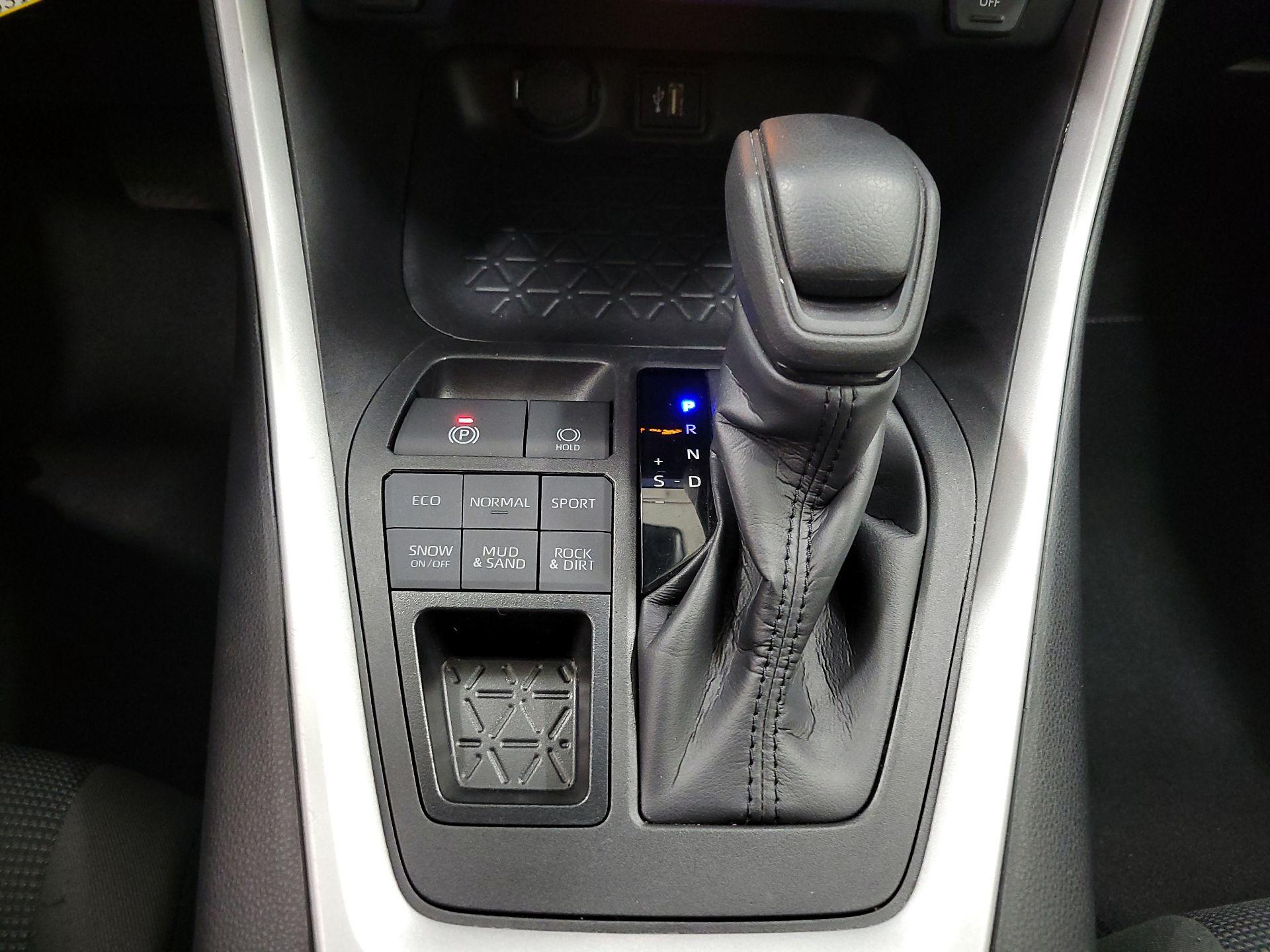 Thumbnail: 2024 Toyota RAV4 - 17